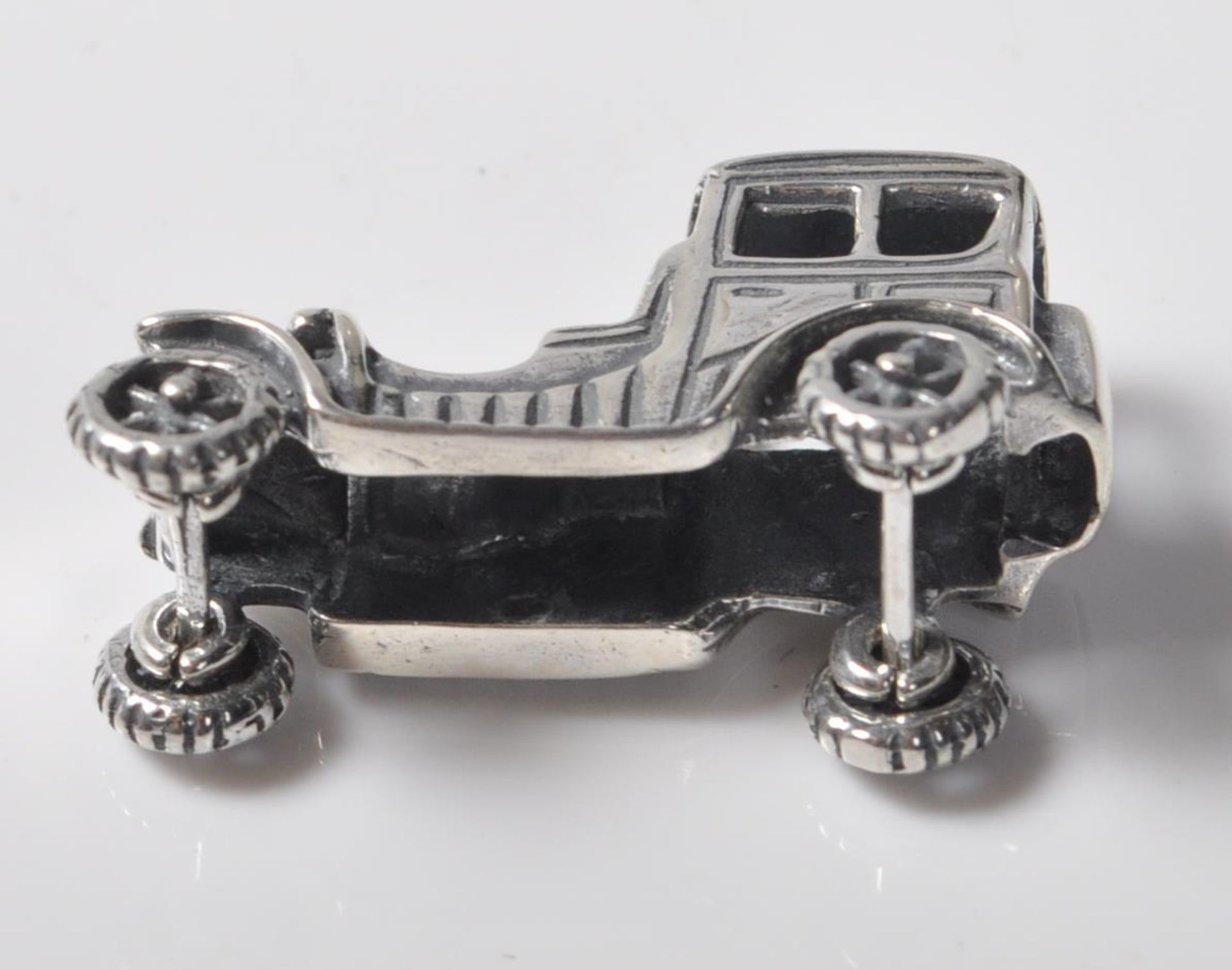 VINTAGE STYLE .925 SILVER ORNAMENT IN THE FORM OF A CAR - Bild 4 aus 5