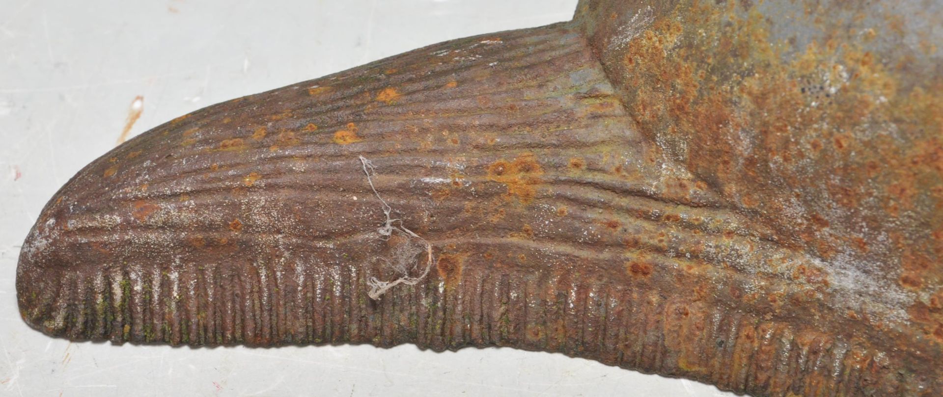 EARLY 20TH CENTURY CAST IRON BOOT JACK IN THE FORM OF A SNAIL - Image 4 of 7