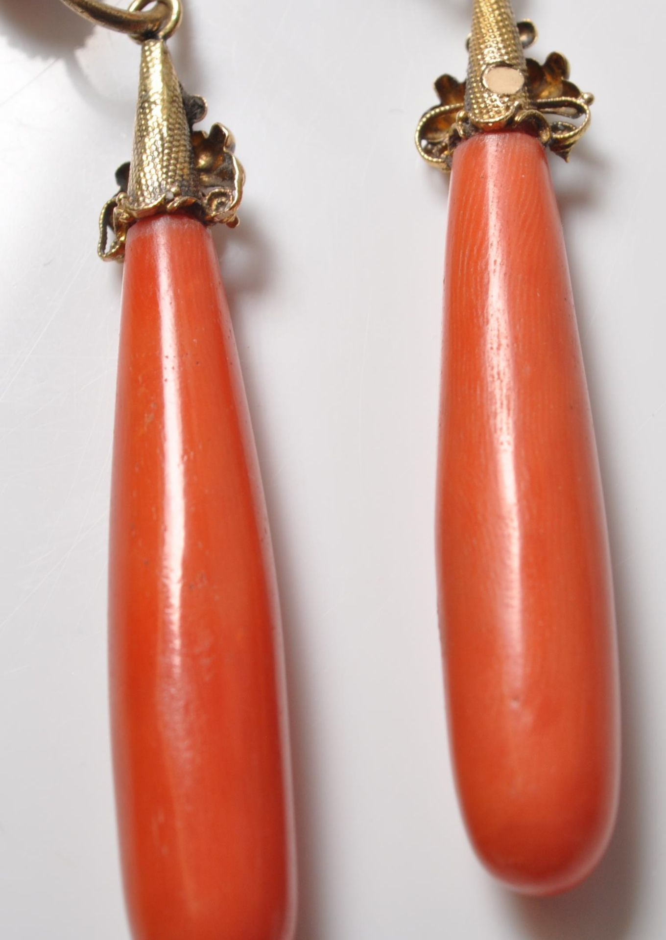 PAIR OF GEORGIAN GOLD AND RED CORAL DROP EARRINGS - Image 5 of 7