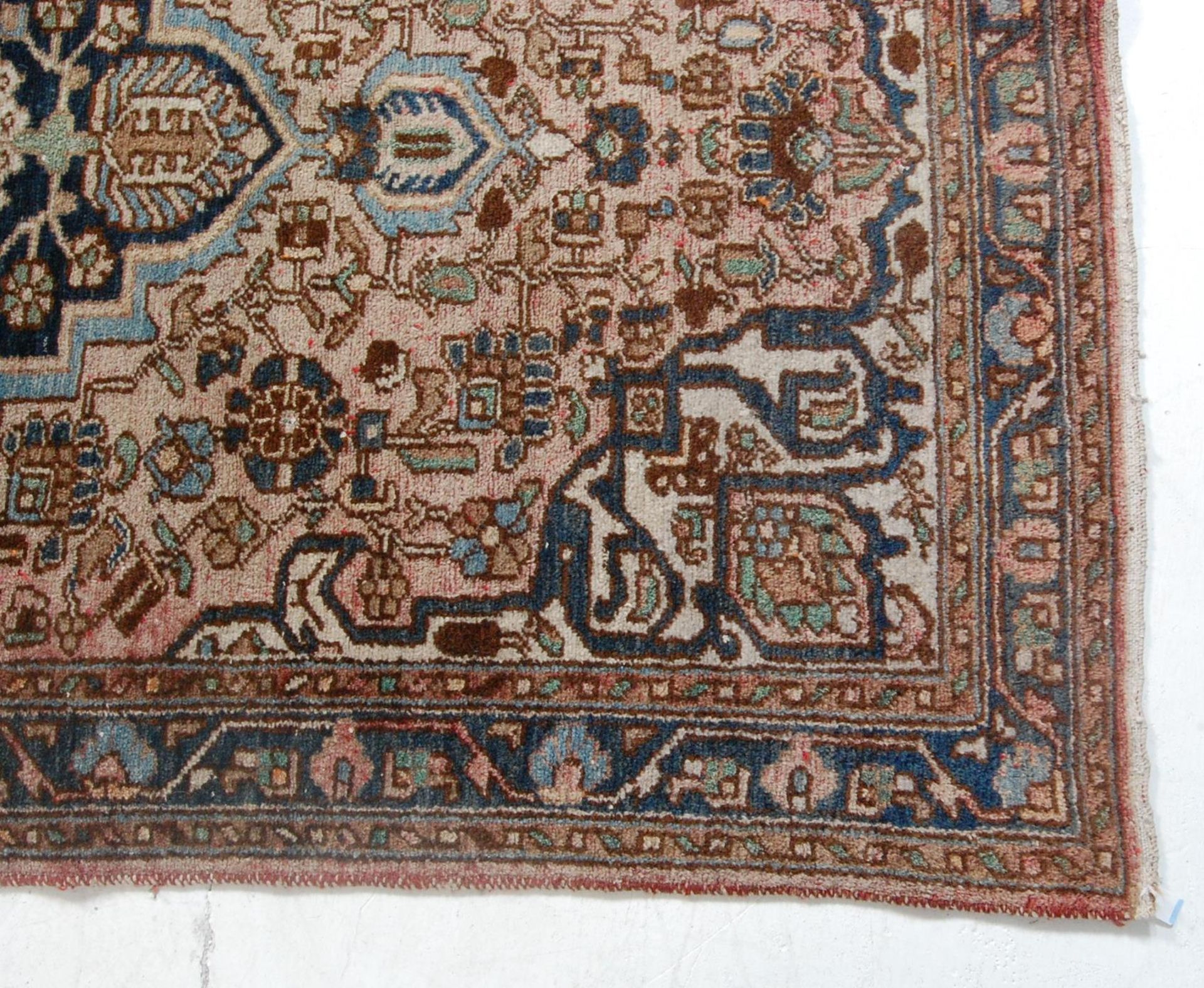 MID CENTURY PERSIAN HAMADAN HAND WOVEN RUG - Bild 7 aus 8