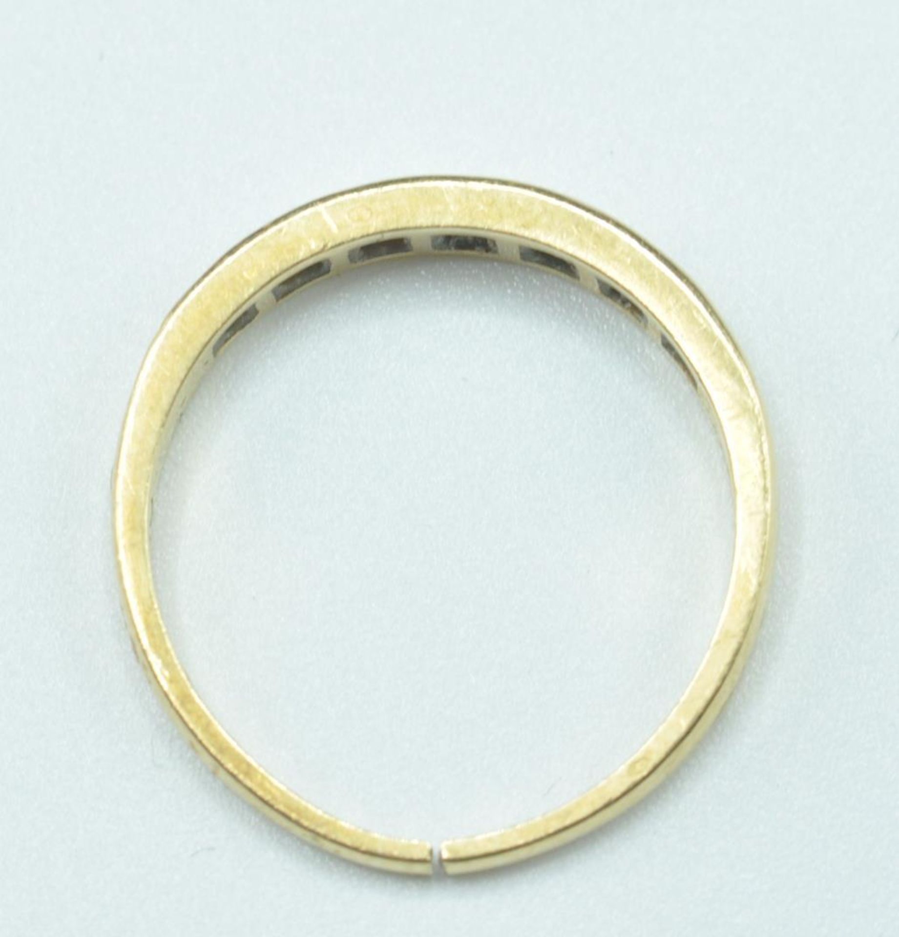 18CT GOLD & DIAMOND HALLMARKED SEVEN STONE RING - Image 8 of 9