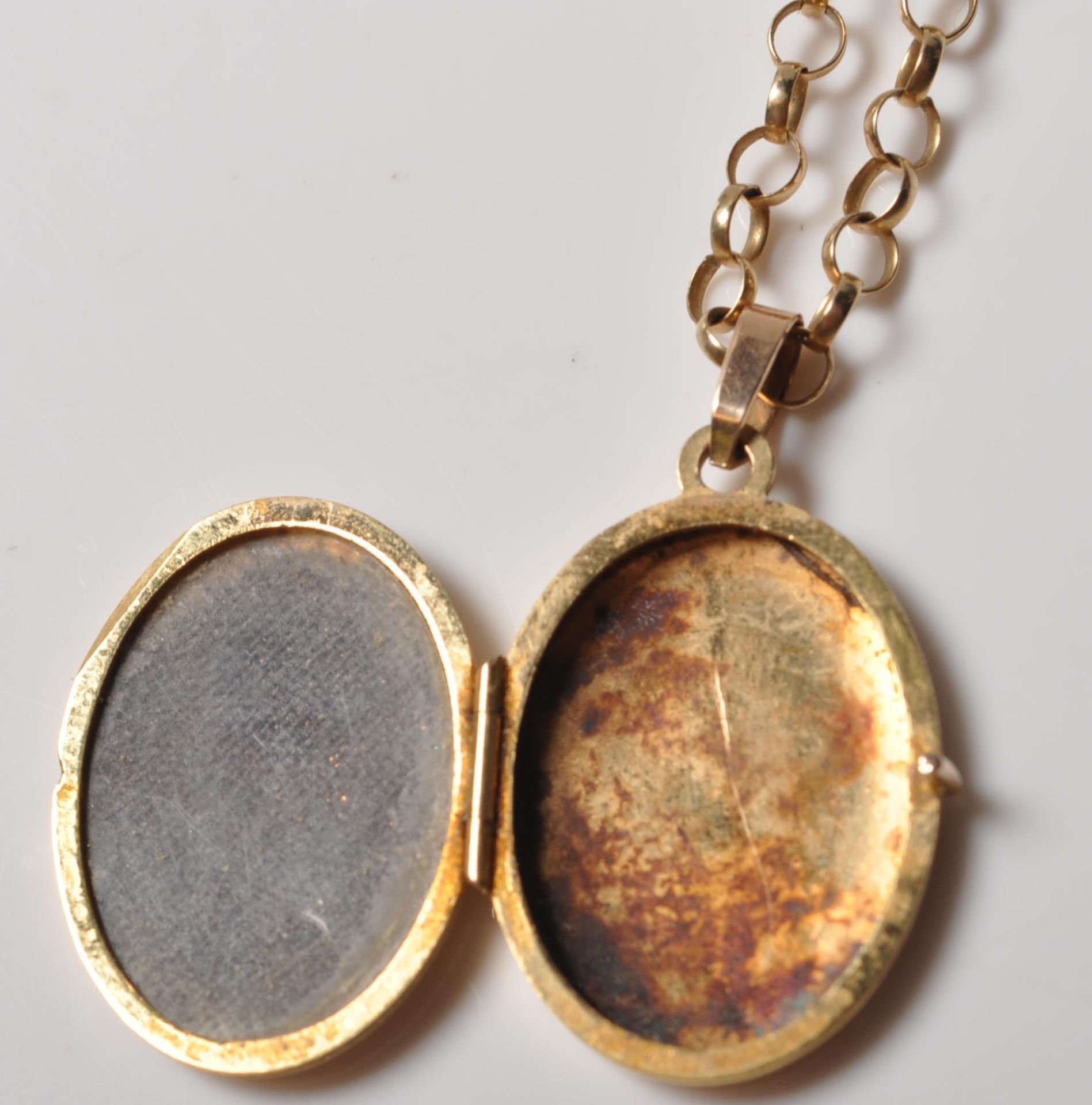 9CT GOLD LOCKET PENDANT NECKLACE - Image 5 of 8