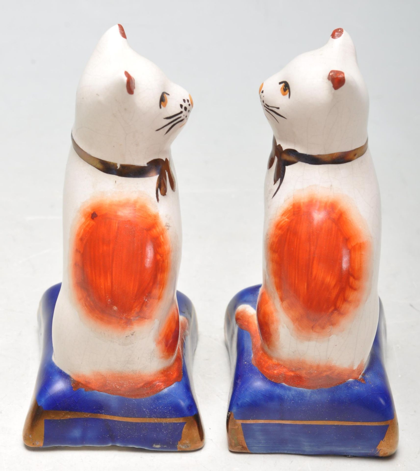 PAIR OF 19TH CENTURY CERAMIC STAFFORDSHIRE CATS - Bild 5 aus 8