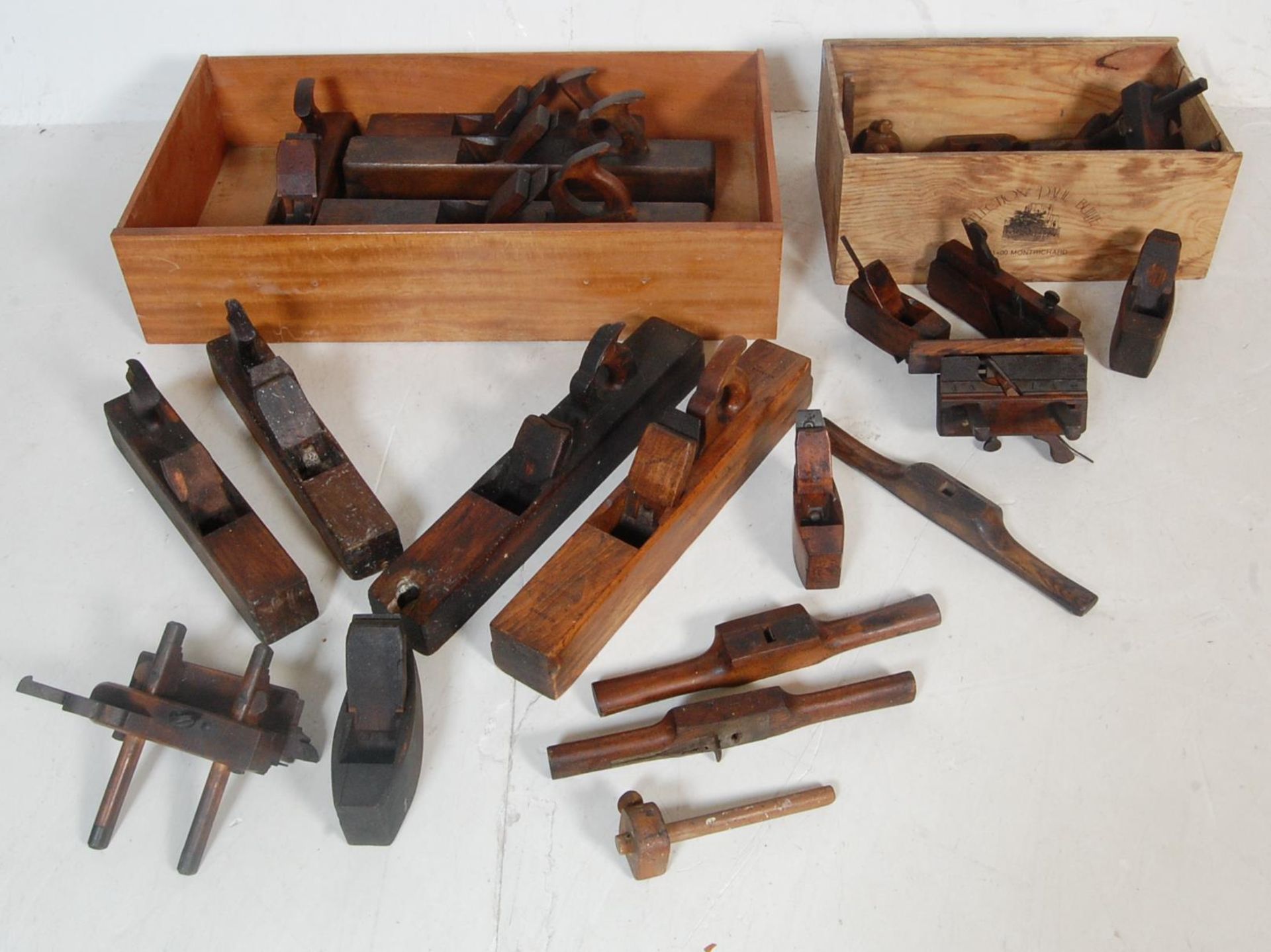 LARGE COLLECTION OFVINTAGE WOODWORKING TOOLS - Bild 2 aus 8