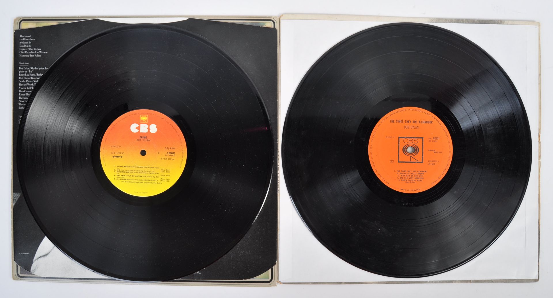 BOB DYLAN - TWO VINYL RECORD ALBUMS THE TIMES THEY ARE A-CHANGIN' AND DESIRE - Bild 3 aus 3