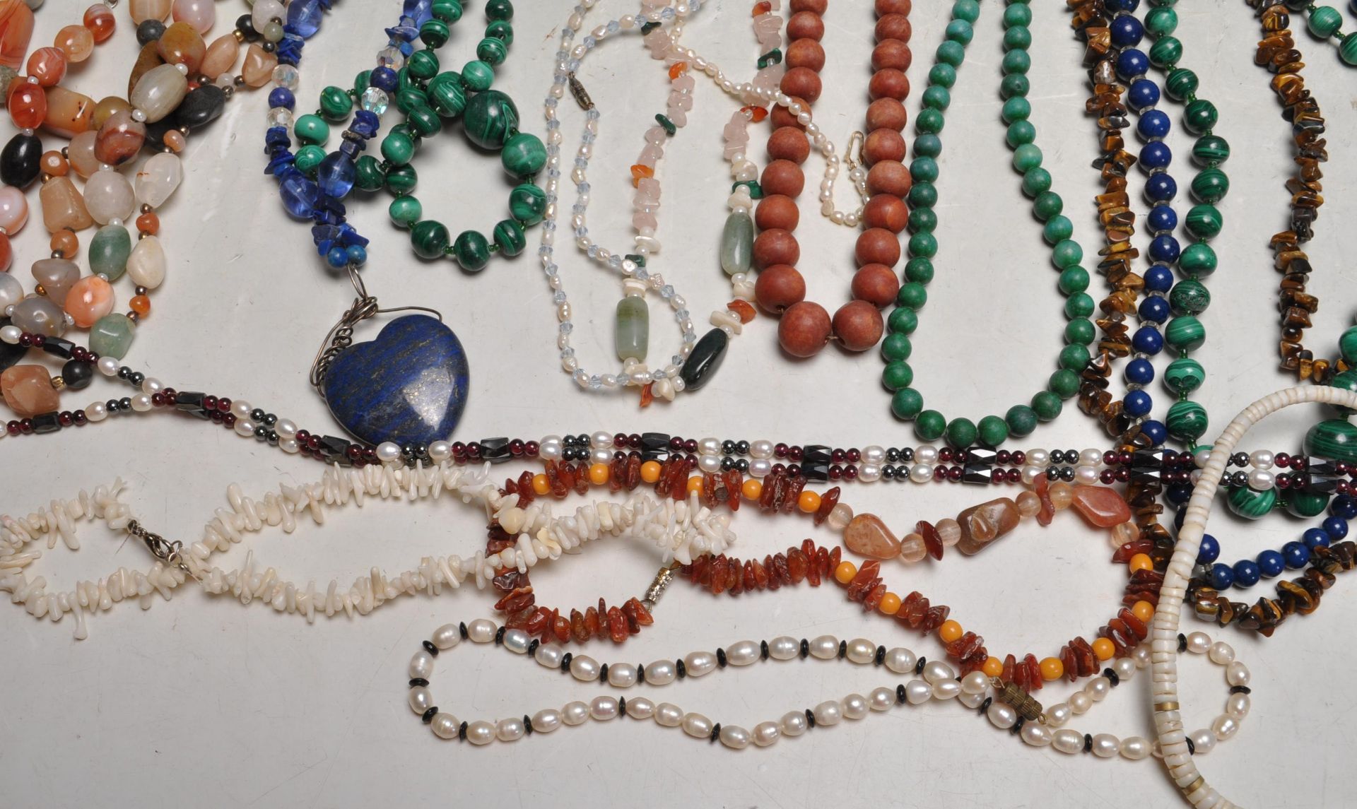 COLLECTION OF BEADED NECKLACES INCLUDING MALCHITE & PEARL - Image 2 of 8