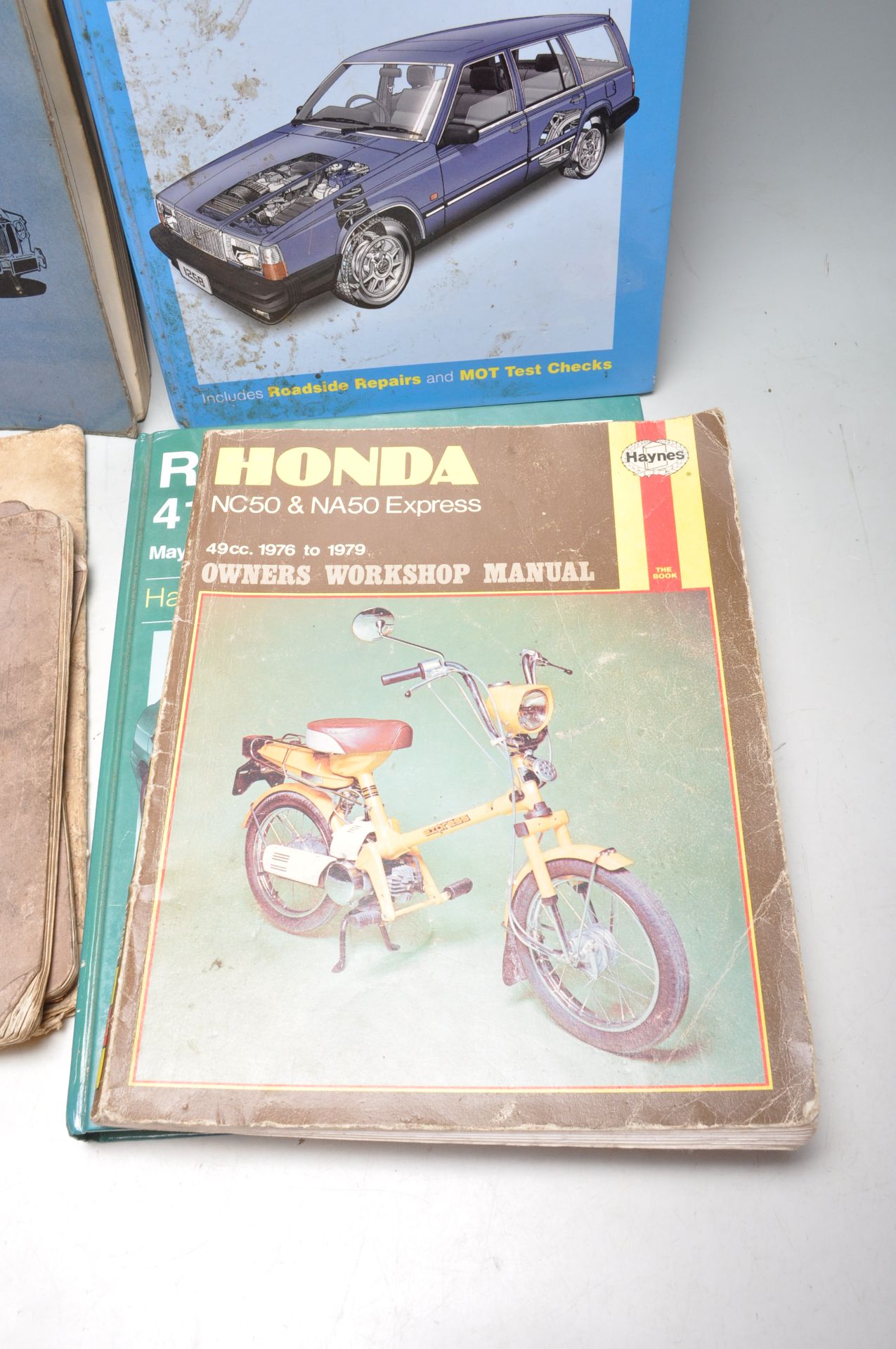 COLLECTION OF VINTAGE MID - LATE 20TH CENTURY CAR MANUALS - Bild 4 aus 9