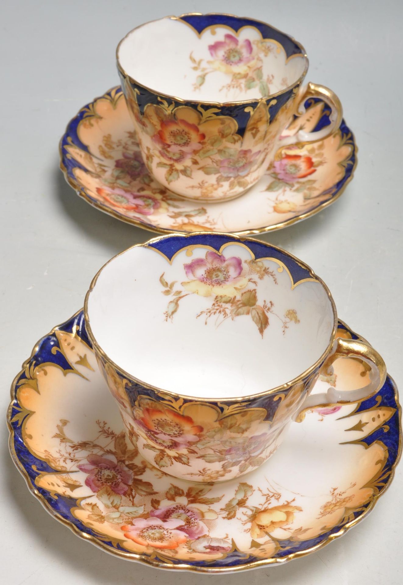 COLLECTION OF EARLY 20TH CENTURY IMARI PATTERN CABINET CERAMIC WARE TO INCLUDE CUPS AND SAUCERS - Bild 12 aus 15