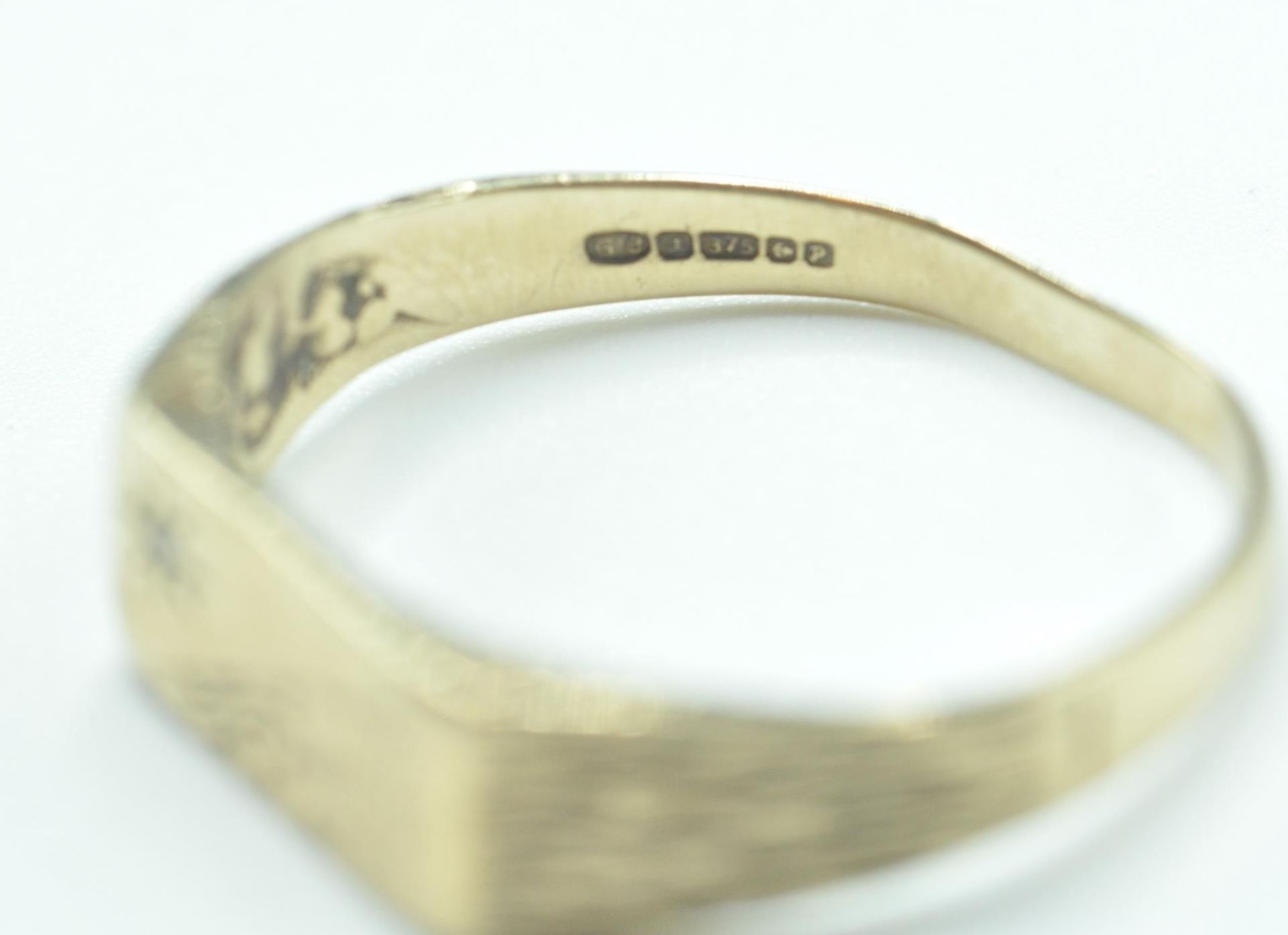 1980'S 9CT GOLD SIGNET RING - Bild 5 aus 6