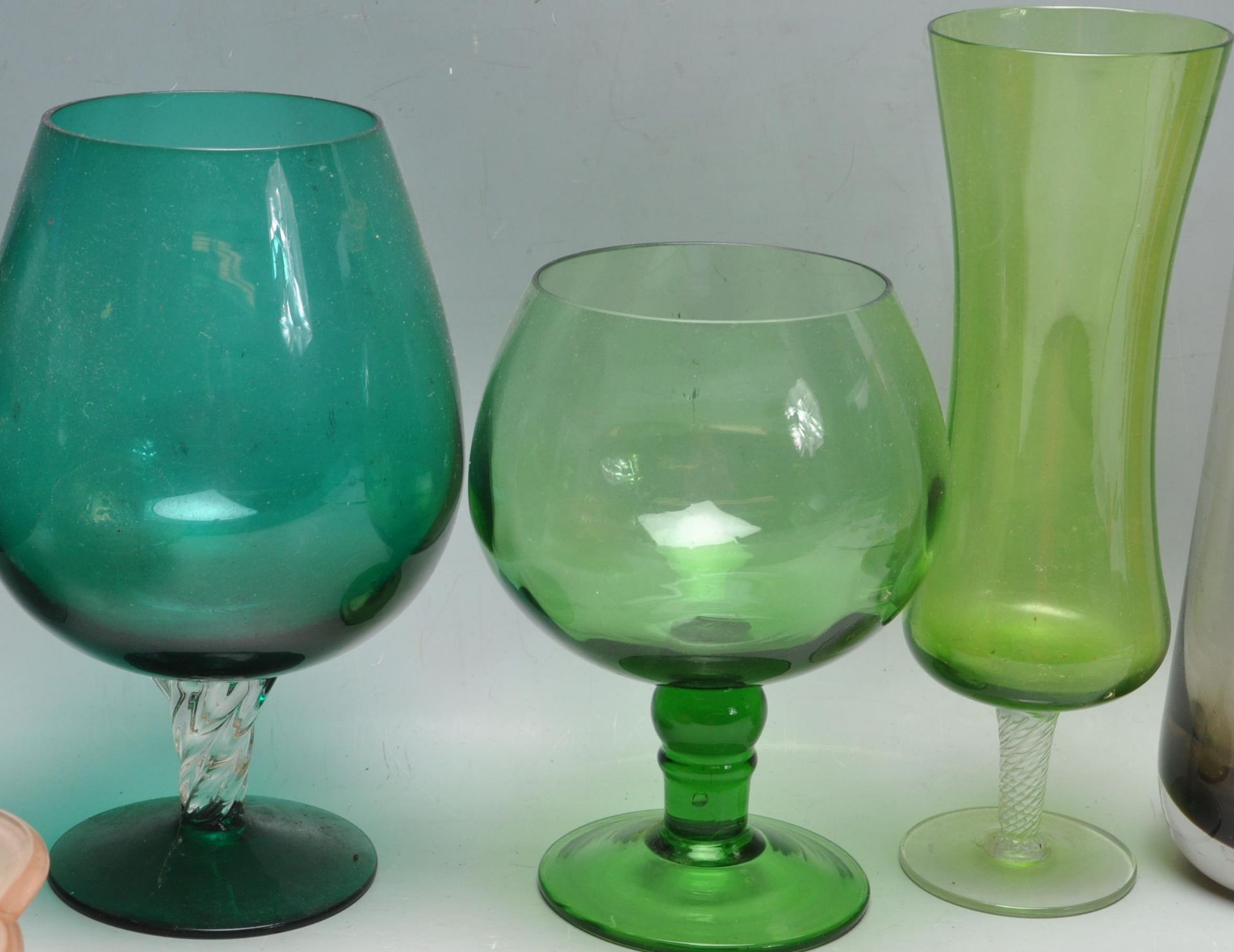 LARGE QUANTITY OF RETRO VINTAGE STUDIO ART GLASS - Bild 11 aus 15