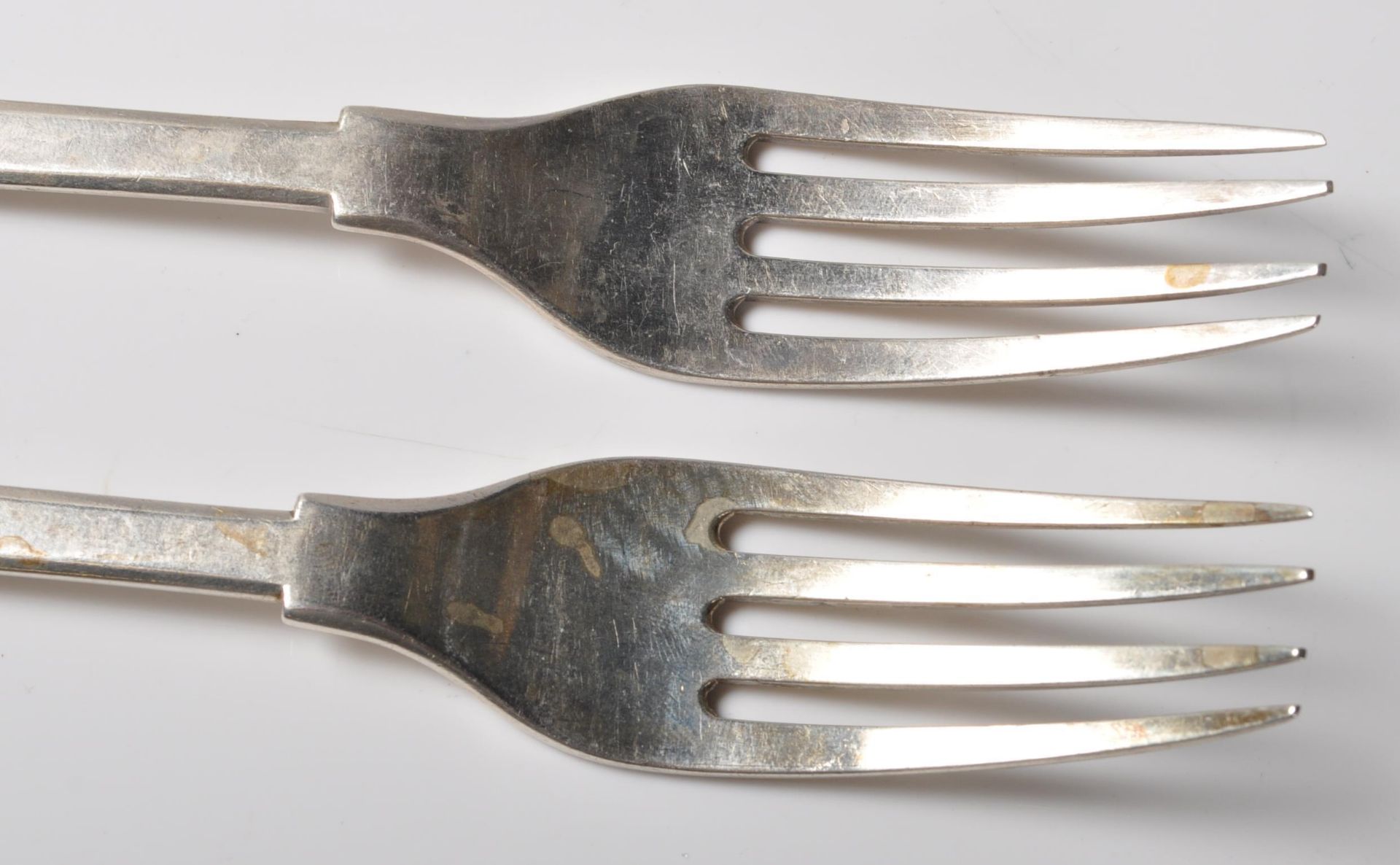 PAIR OF GEORGIANNATHIEL GILLET SCOTTISH SILVER FORKS - Bild 2 aus 4