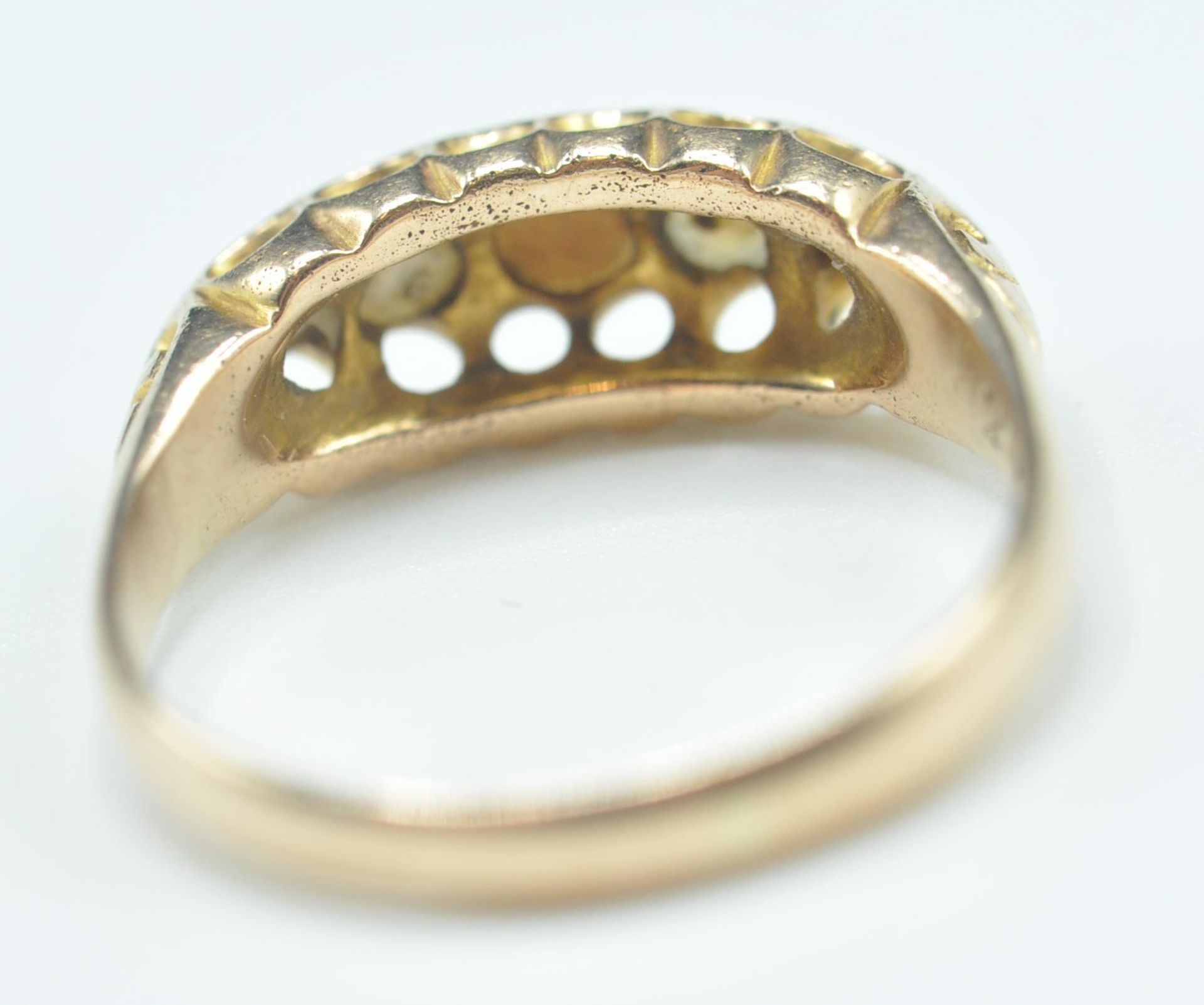 WITH DRAWN ANTIQUE GOLD ENGRAVED SEED PEARL RING - Bild 8 aus 9