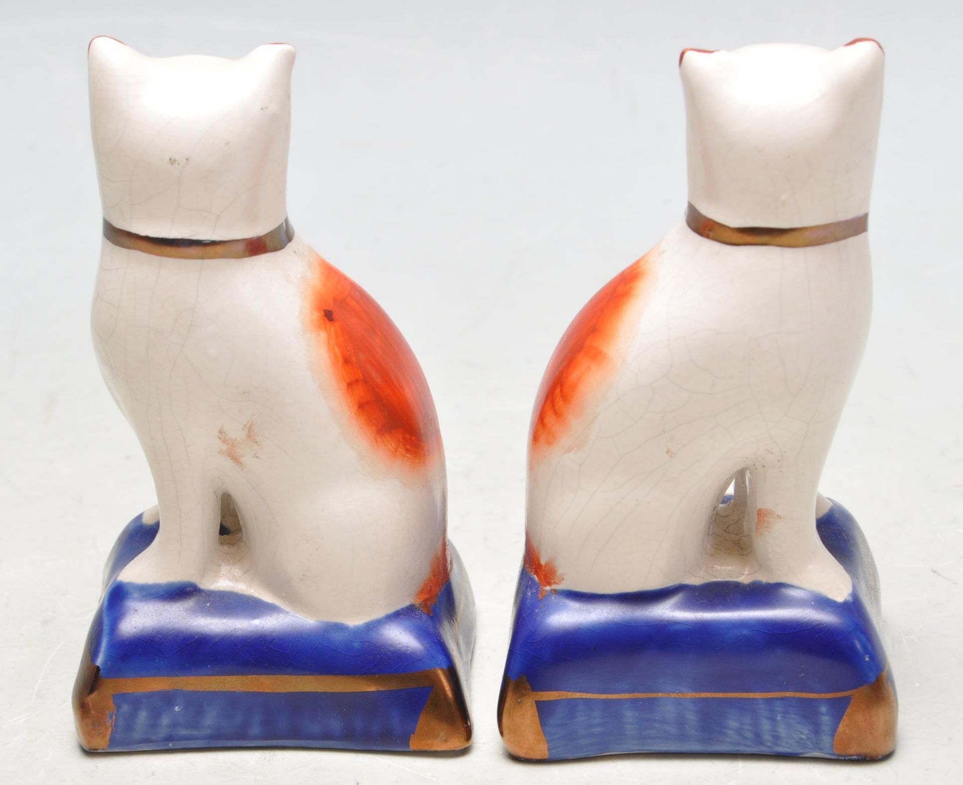 PAIR OF 19TH CENTURY CERAMIC STAFFORDSHIRE CATS - Bild 6 aus 8