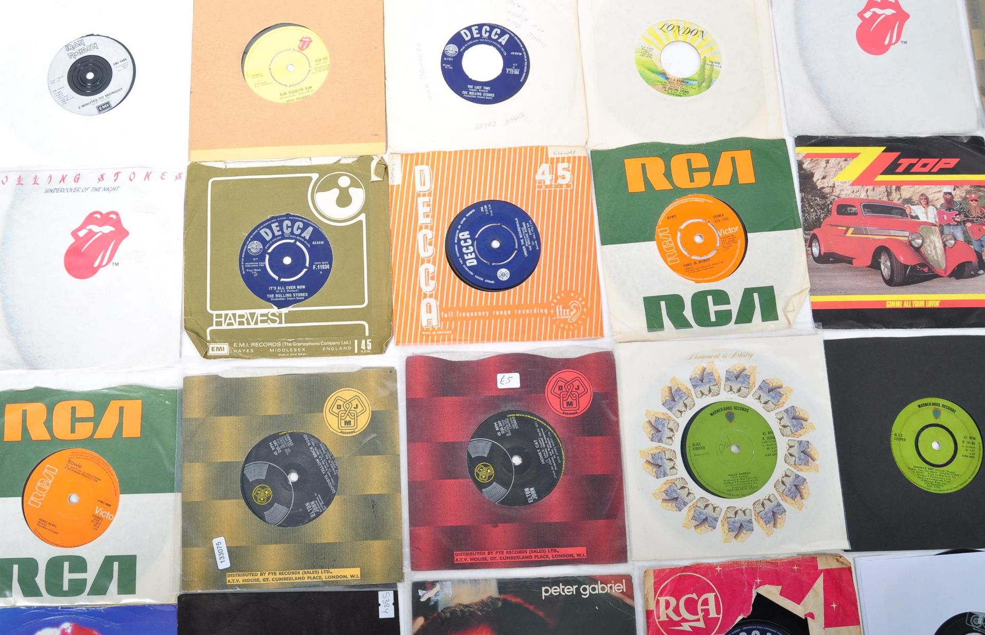 ROCK / POP / JAZZ - MIXED GROUP OF 30+ 45 7" SINGLES - Bild 2 aus 3