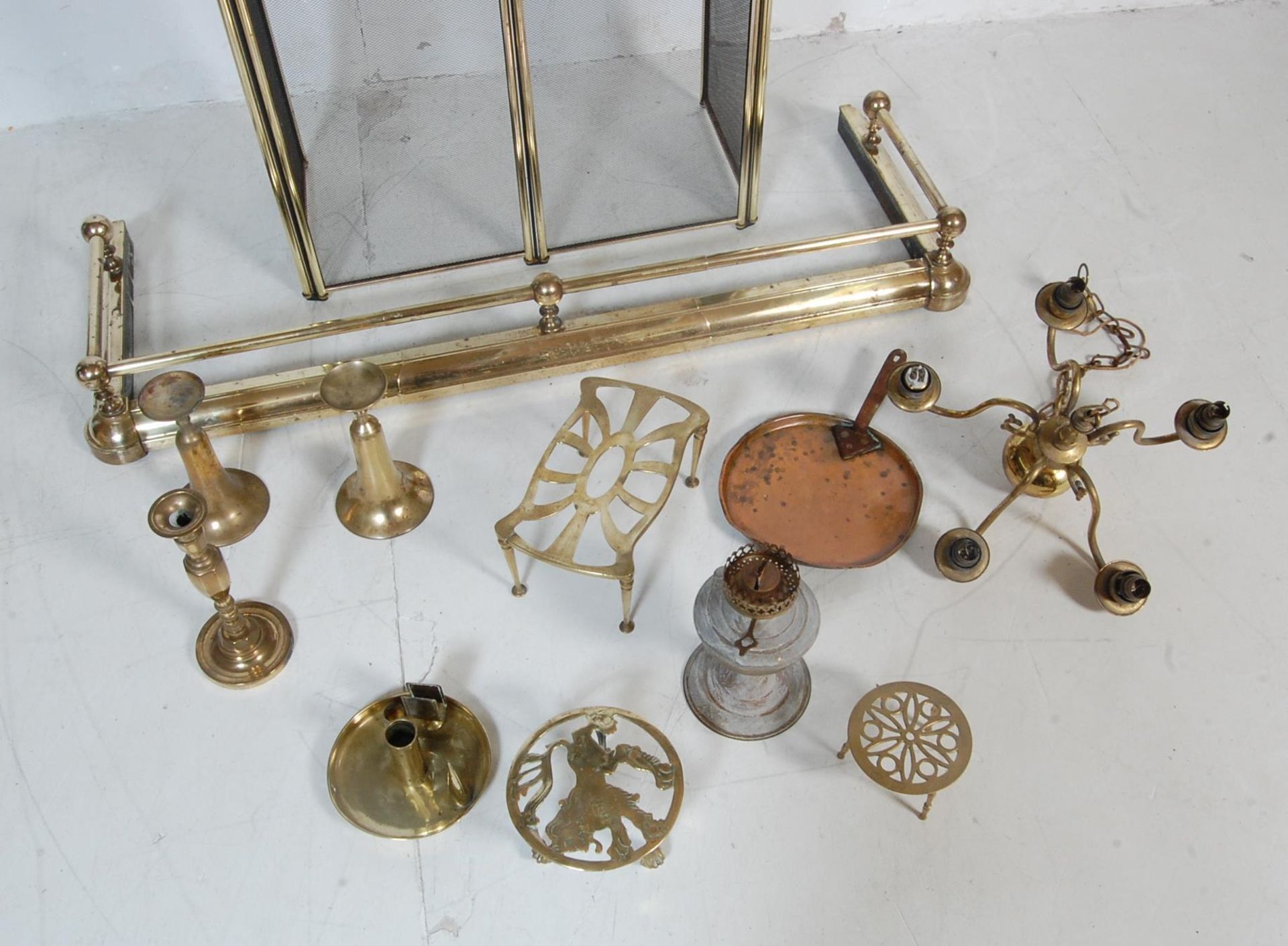 LARGE QUANTITY OF BRASSWARE - Image 2 of 8