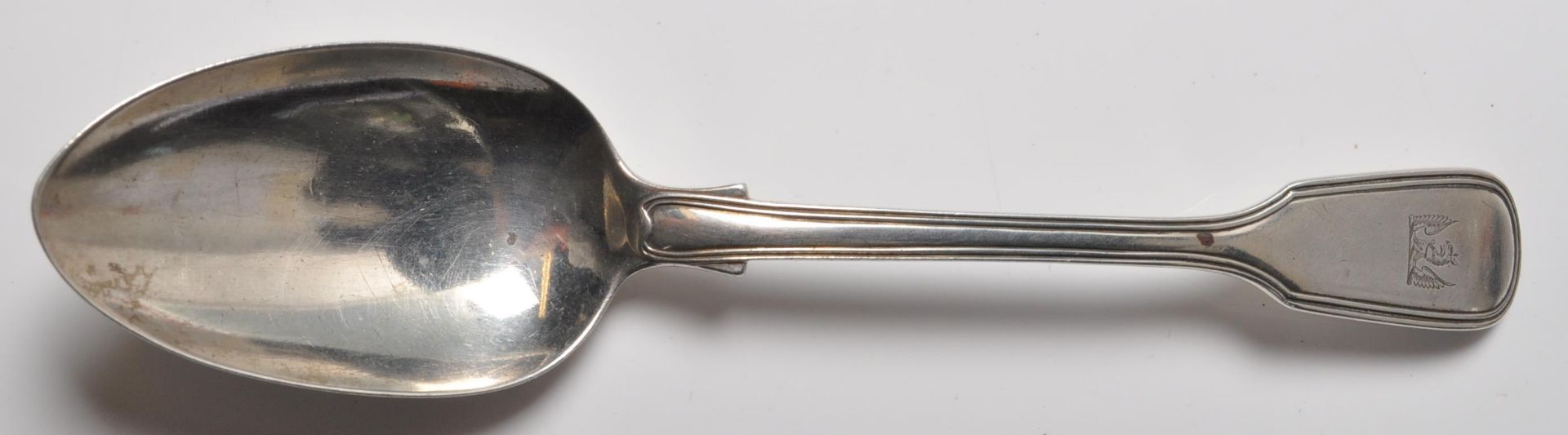 FOUR GEORGIAN / VICTORIAN SILVER SERVING SPOONS - Bild 6 aus 9