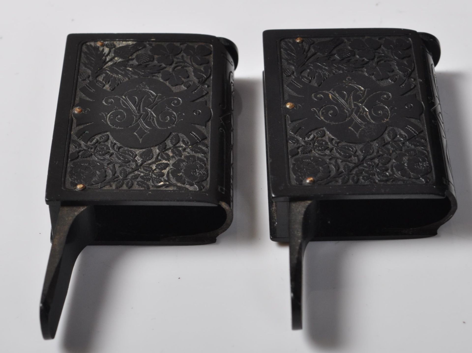 PAIR OF 19TH CENTURY VICTORIAN JET VESTA CASES - Bild 6 aus 6