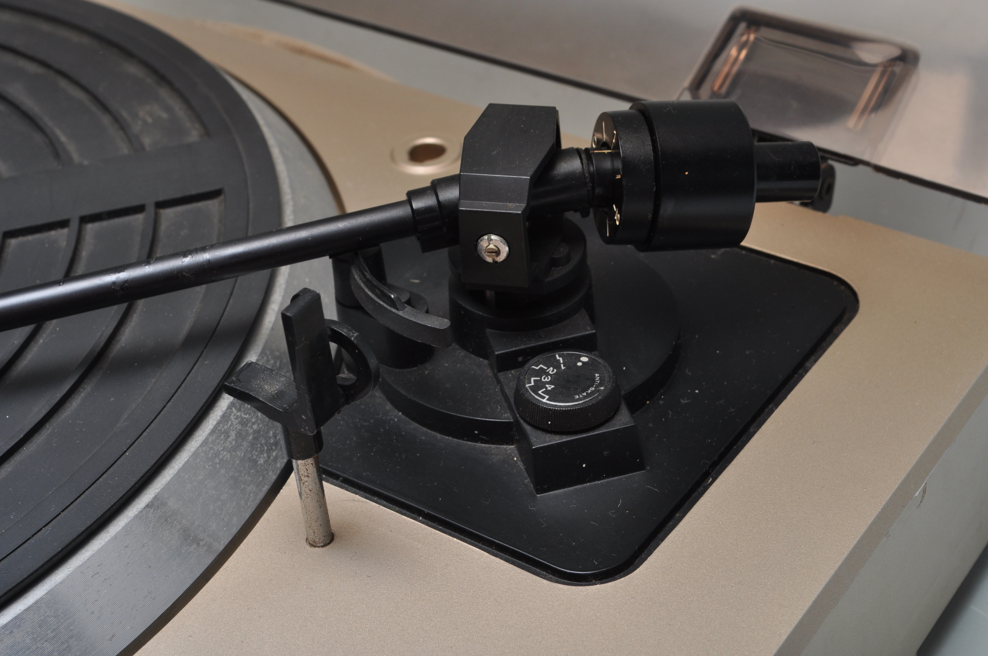 VINTAGE LATE 20TH CENTURY MARANTZ TT2000 VINYL RECORD TURNTABLE - Image 6 of 7