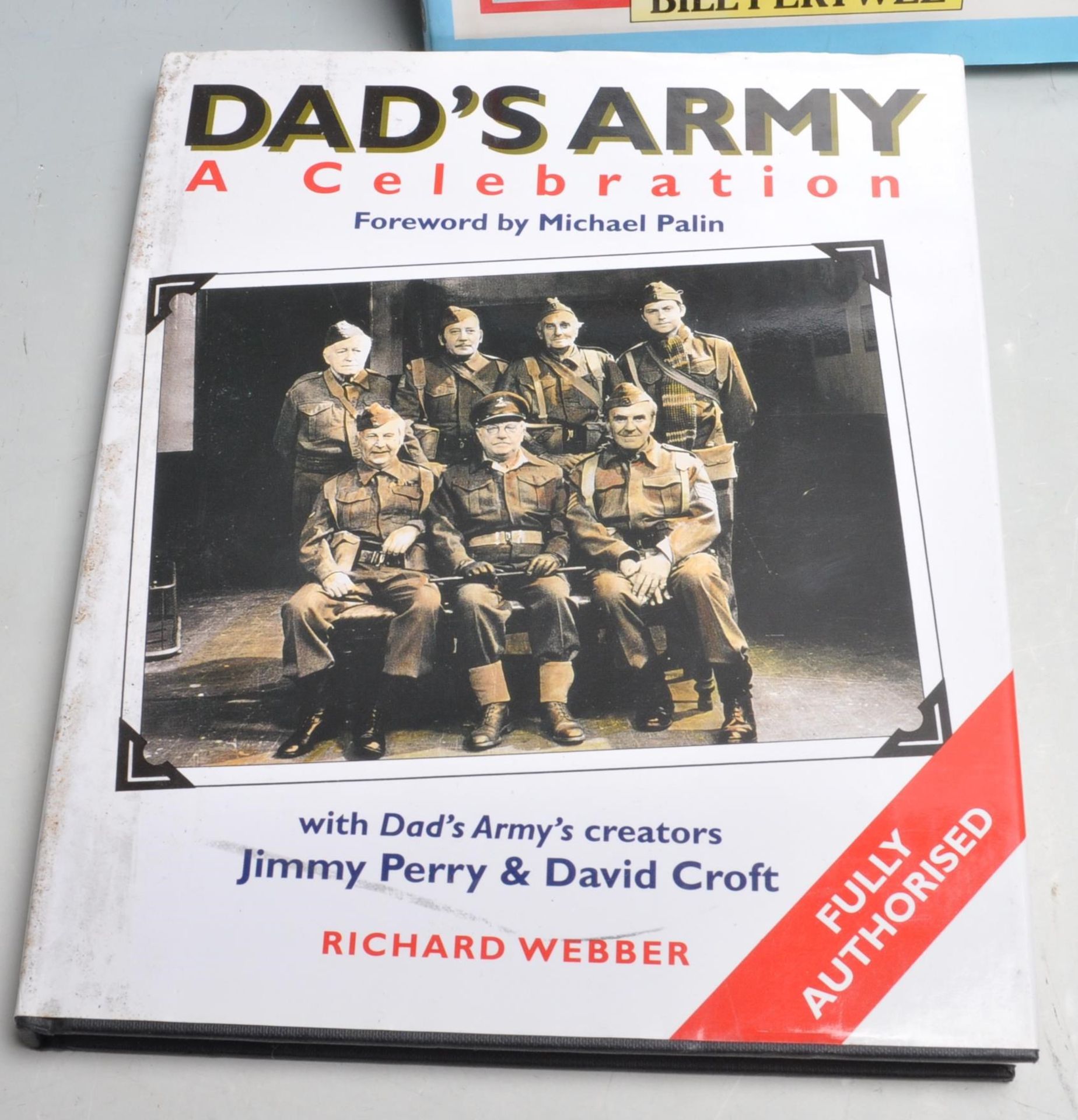 DADS ARMY / TELEVISION HISTORY - COLLECTION OF BOOKS - Bild 3 aus 8