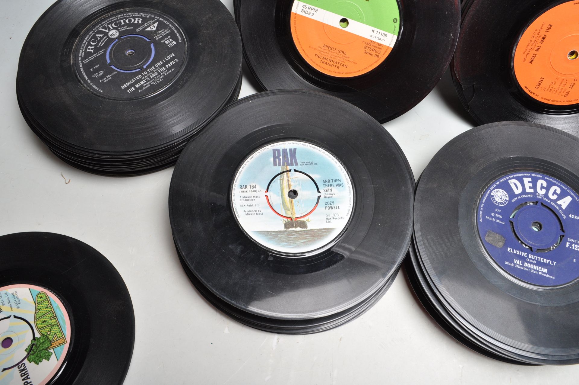 COLLECTION OF APPROX 150 VINTAGE VINYL 45RPM 7INCH SINGLES - Image 4 of 20