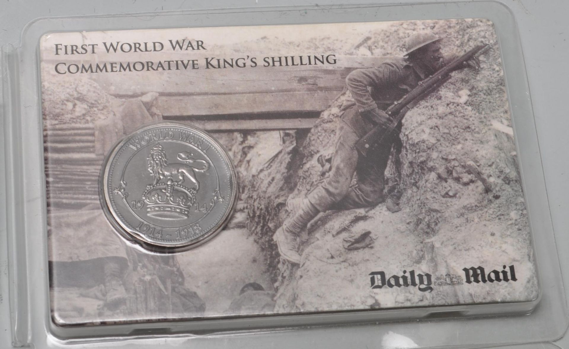 COLLECTION OF WWI FIRST WORLD WAY COMMEMORATIVE SHILLING COINS - Bild 7 aus 7