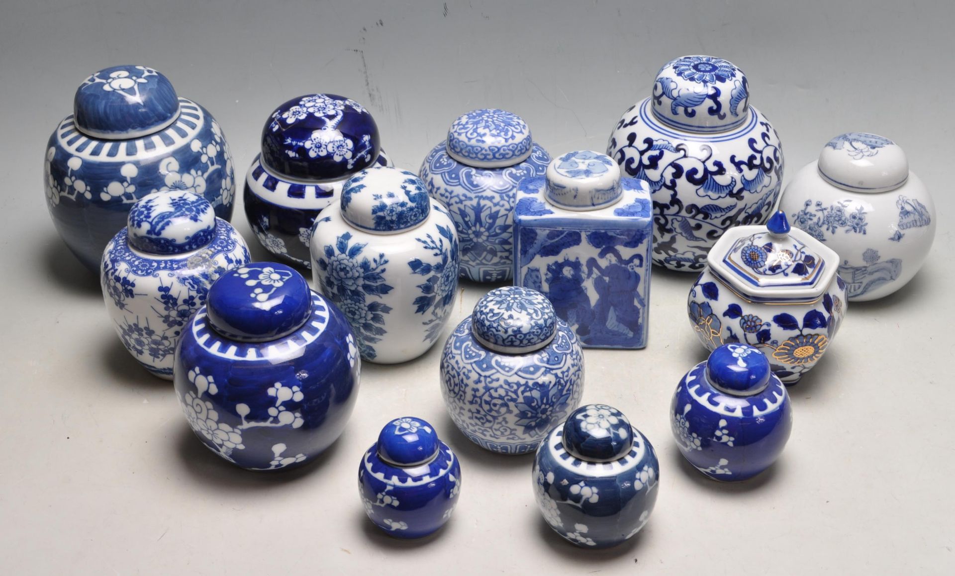 LARGE COLLECTION OF CHINESE ORIENTAL BLUE AND WHITE GINGER JARS