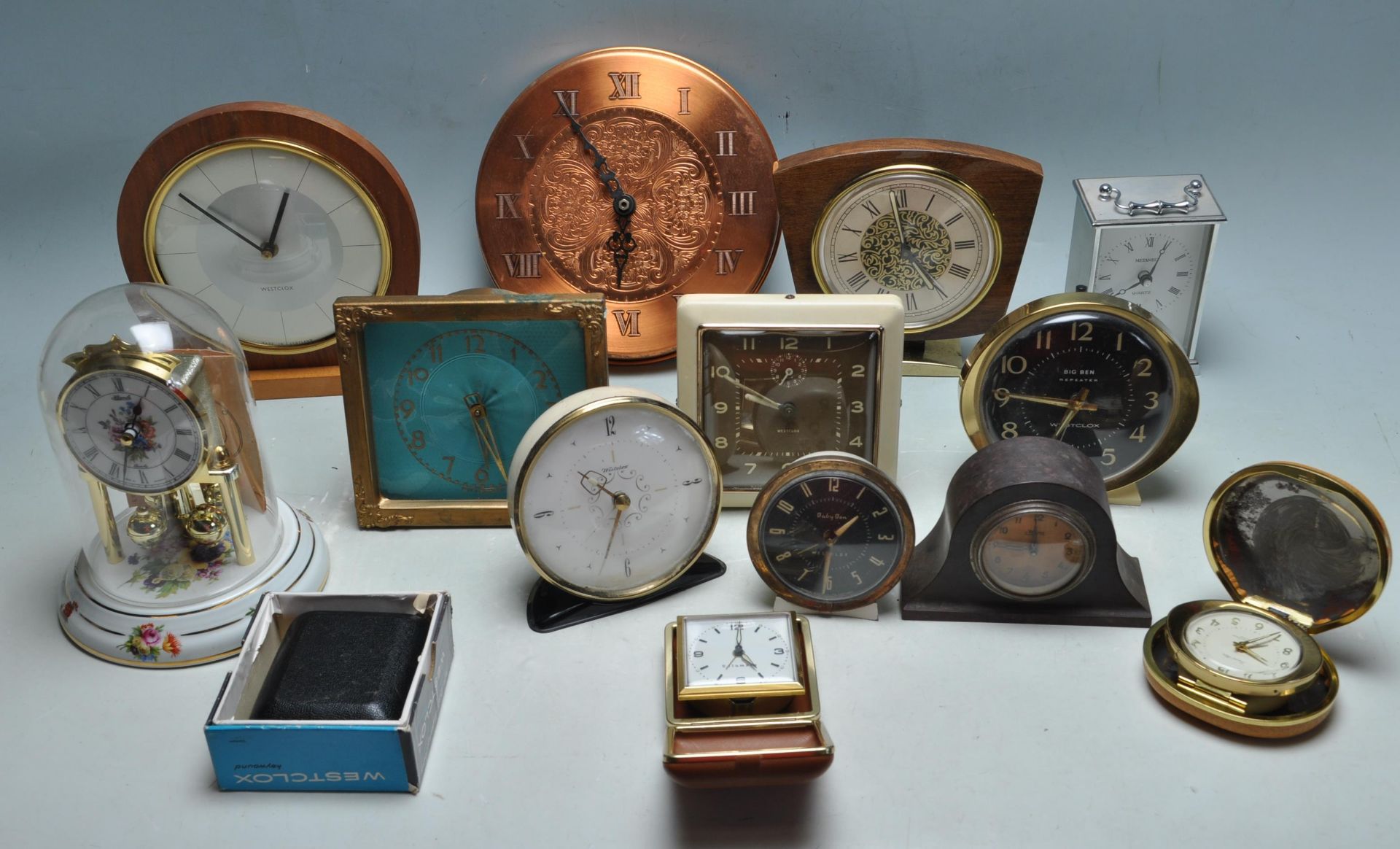 COLLECTION OF RETRO 1960S CLOCKS TO INCLUDE METAMEC, WESTCLOX AND KAISER.