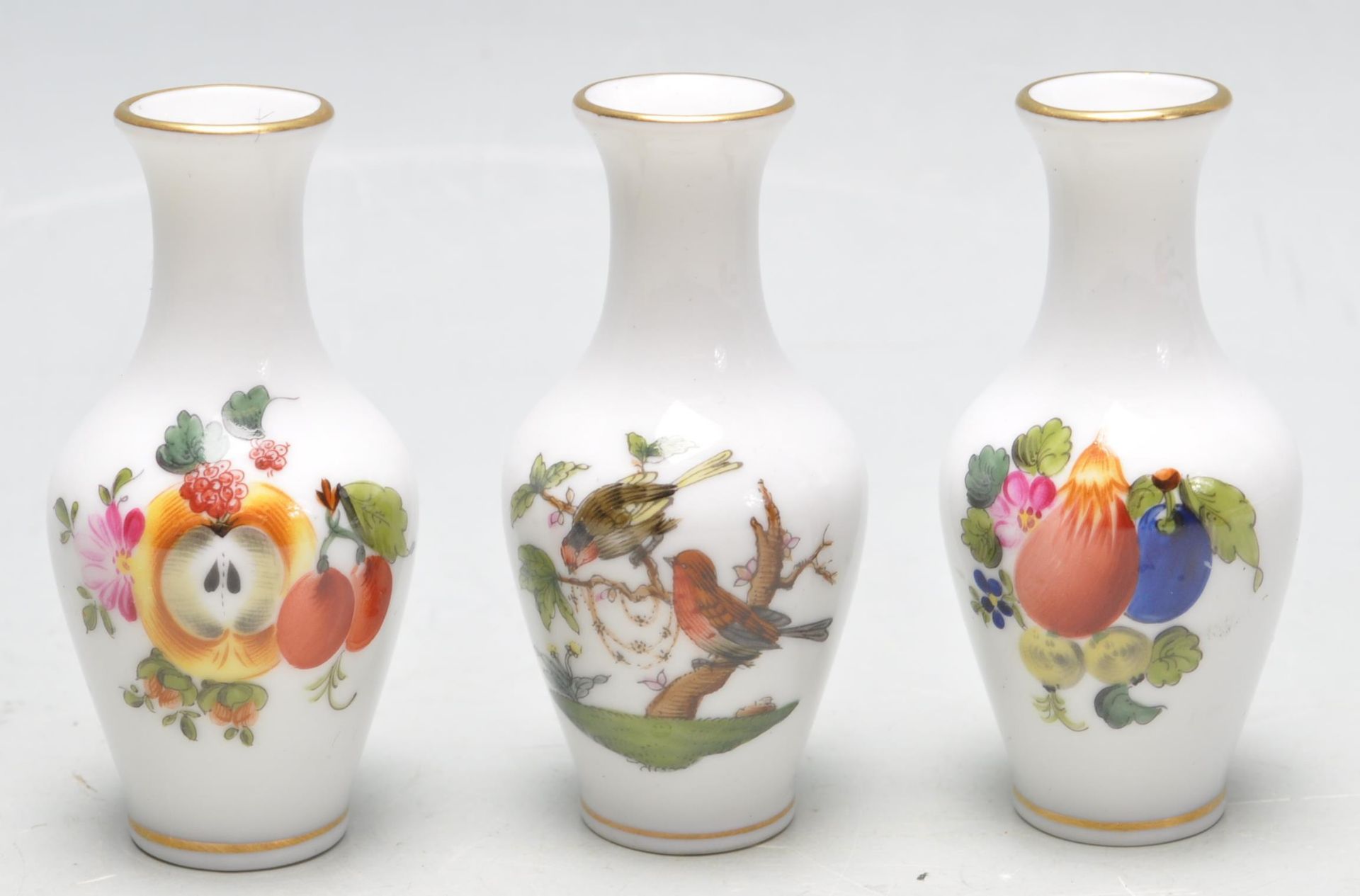 COLLECTION OF VINTAGE 20TH CENTURY HEREND HUNGARY MINIATURE VASES - Bild 6 aus 7