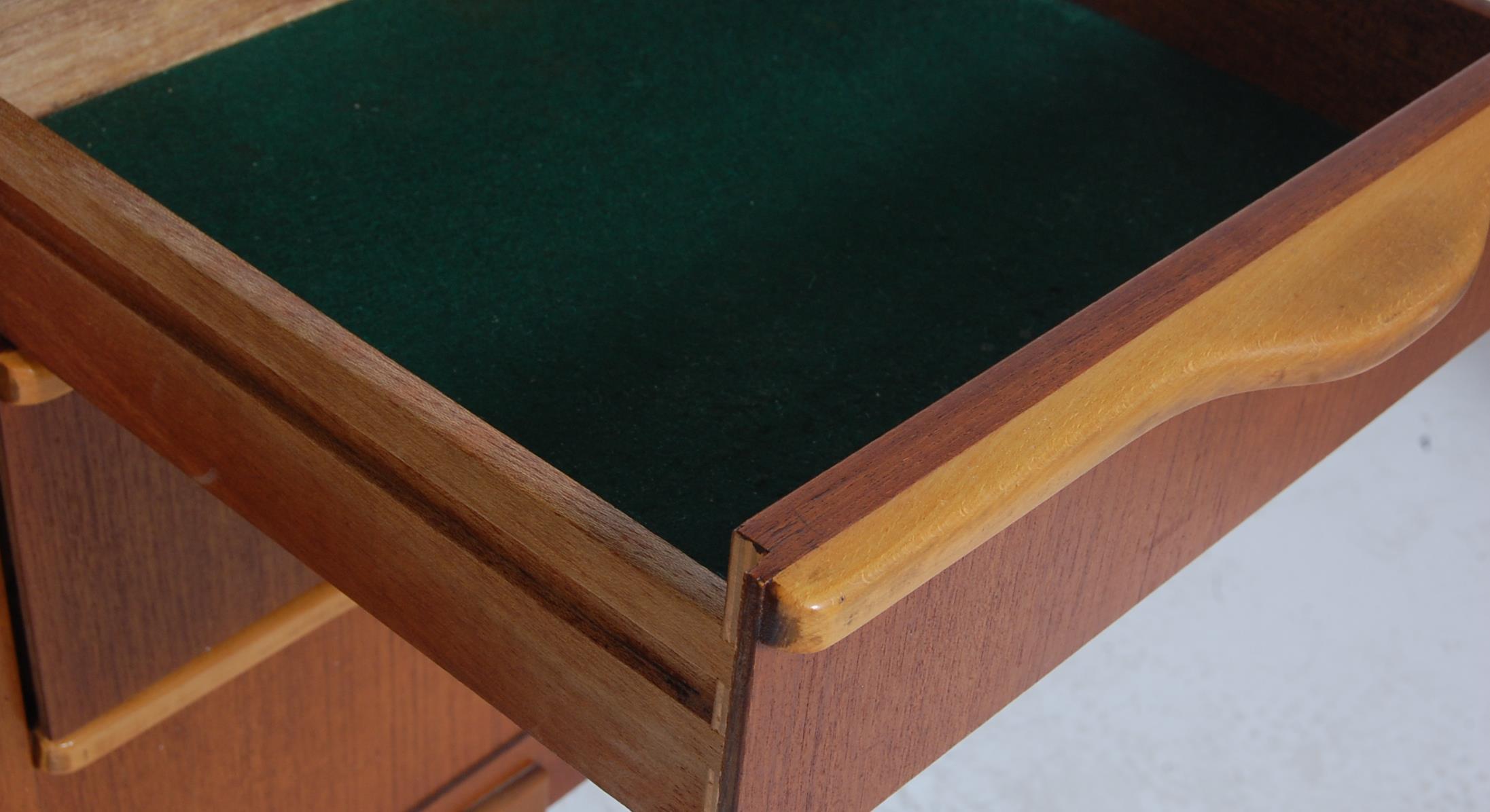 RETRO VINTAGE TEAK WOOD SIDEBOARD IN THE MANNER OF DUNVEGAN - - Image 8 of 11