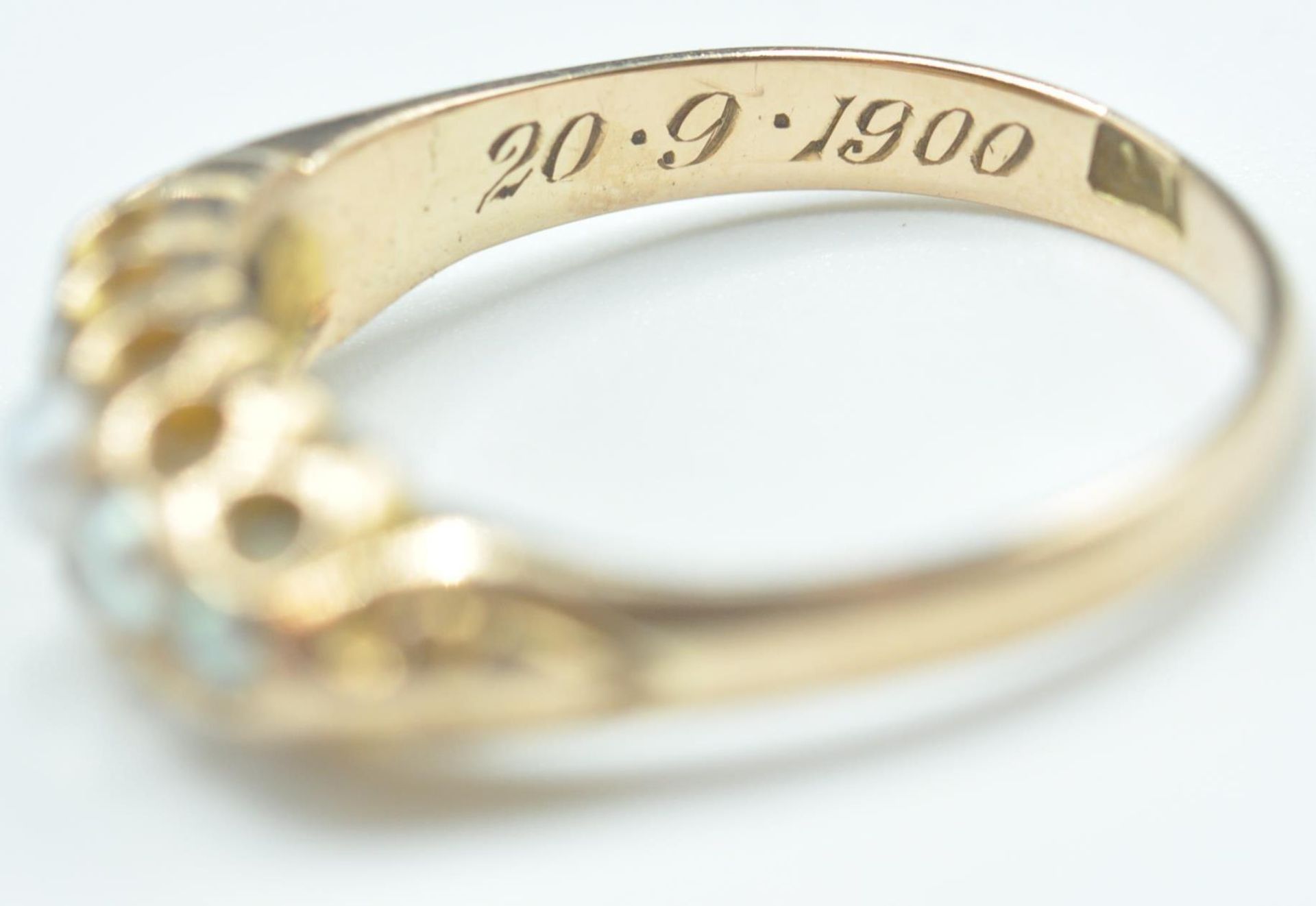 WITH DRAWN ANTIQUE GOLD ENGRAVED SEED PEARL RING - Bild 5 aus 9