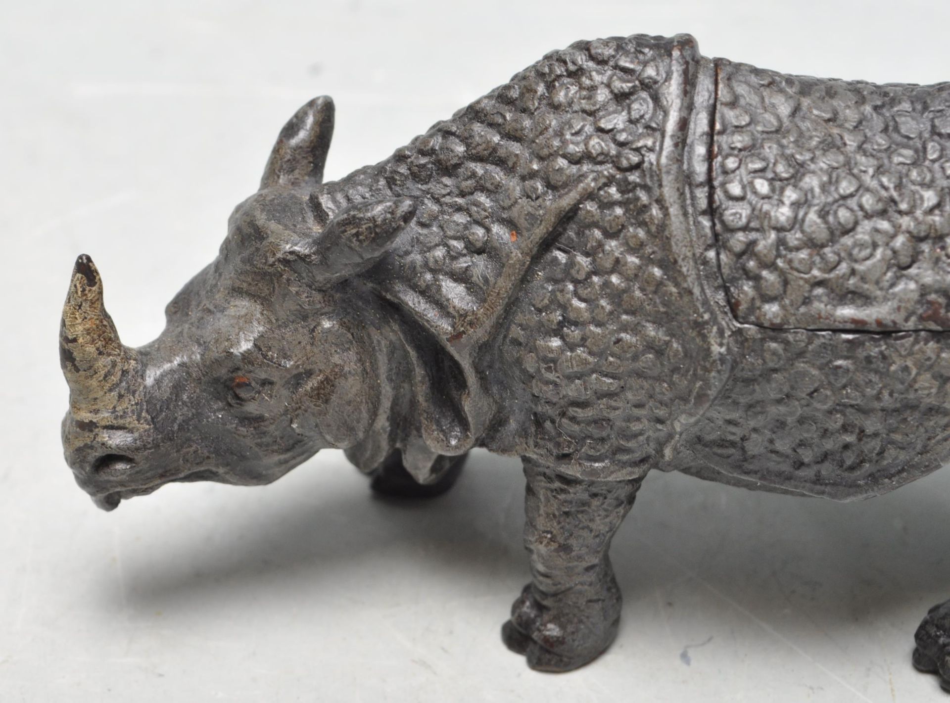 VINTAGE STYLE BRONZE INKWELL IN THE SHAPE OF A RHINOCEROS - Bild 2 aus 6