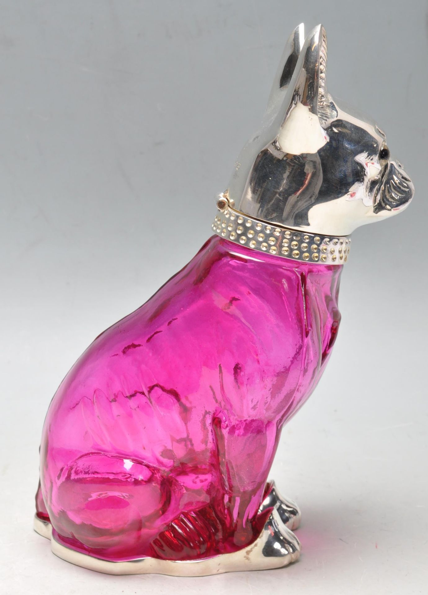 CONTEMPORARY RUBY GLASS AND SILVER PLATE FRENCH BULLDOG DECANTER - Bild 3 aus 6