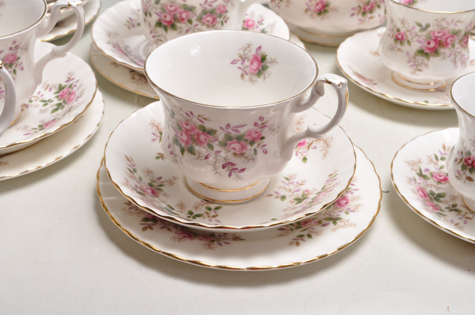 47 PIECES ROYAL ALBERT LAVENDER ROSE PATTERN TEA S - Bild 2 aus 13