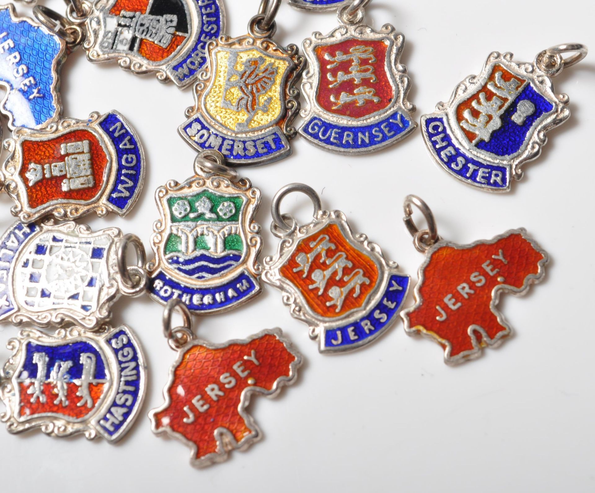 GROUP OF TWENTY SILVER SOUVENIR CHARMS - Image 4 of 8