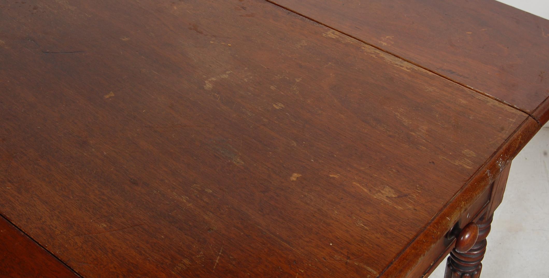 19TH CENTURY VICTORIAN MAHOGANY PEMBROKE TABLE - Image 3 of 8