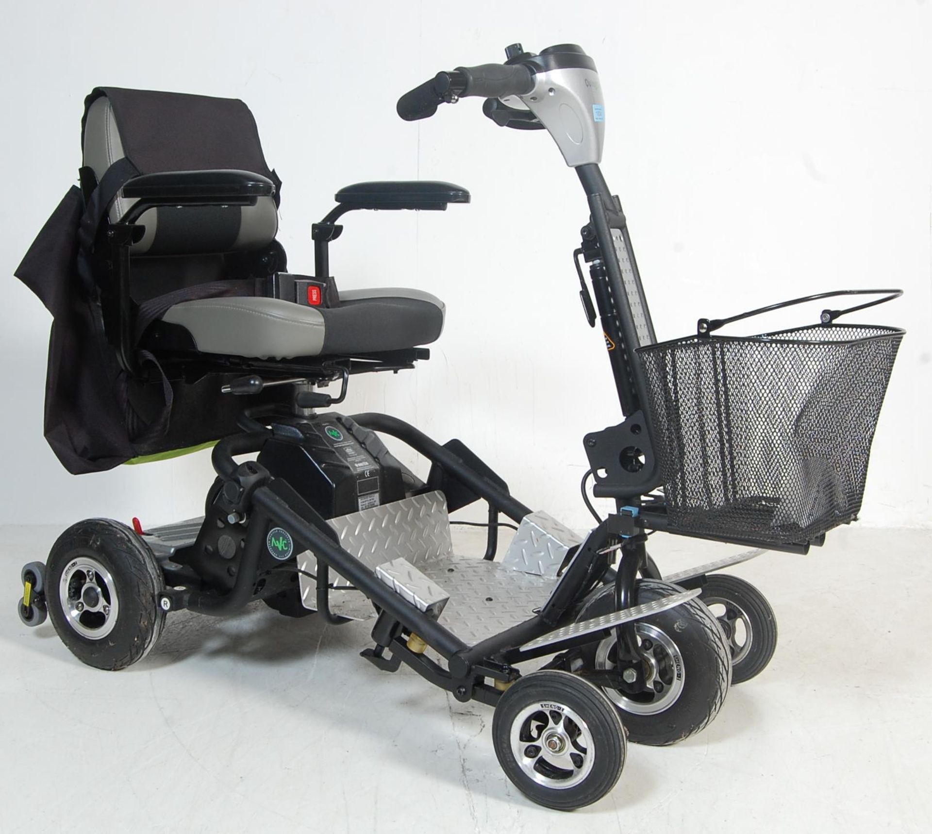 QUINGO AIR MOBILITY AID SCOOTER IN SILVER