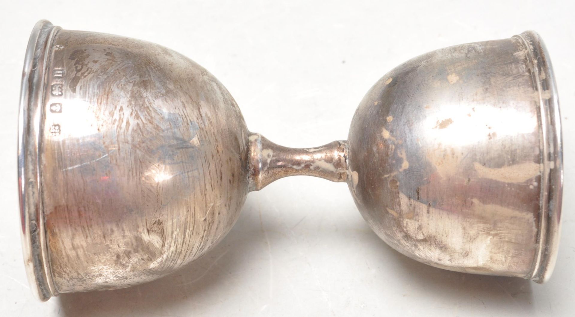 TQO ANTIQUE EARLY 20TH CENTURY AND LATER HALLMARKED STERLING SILVER EGG CUPS - Bild 4 aus 8