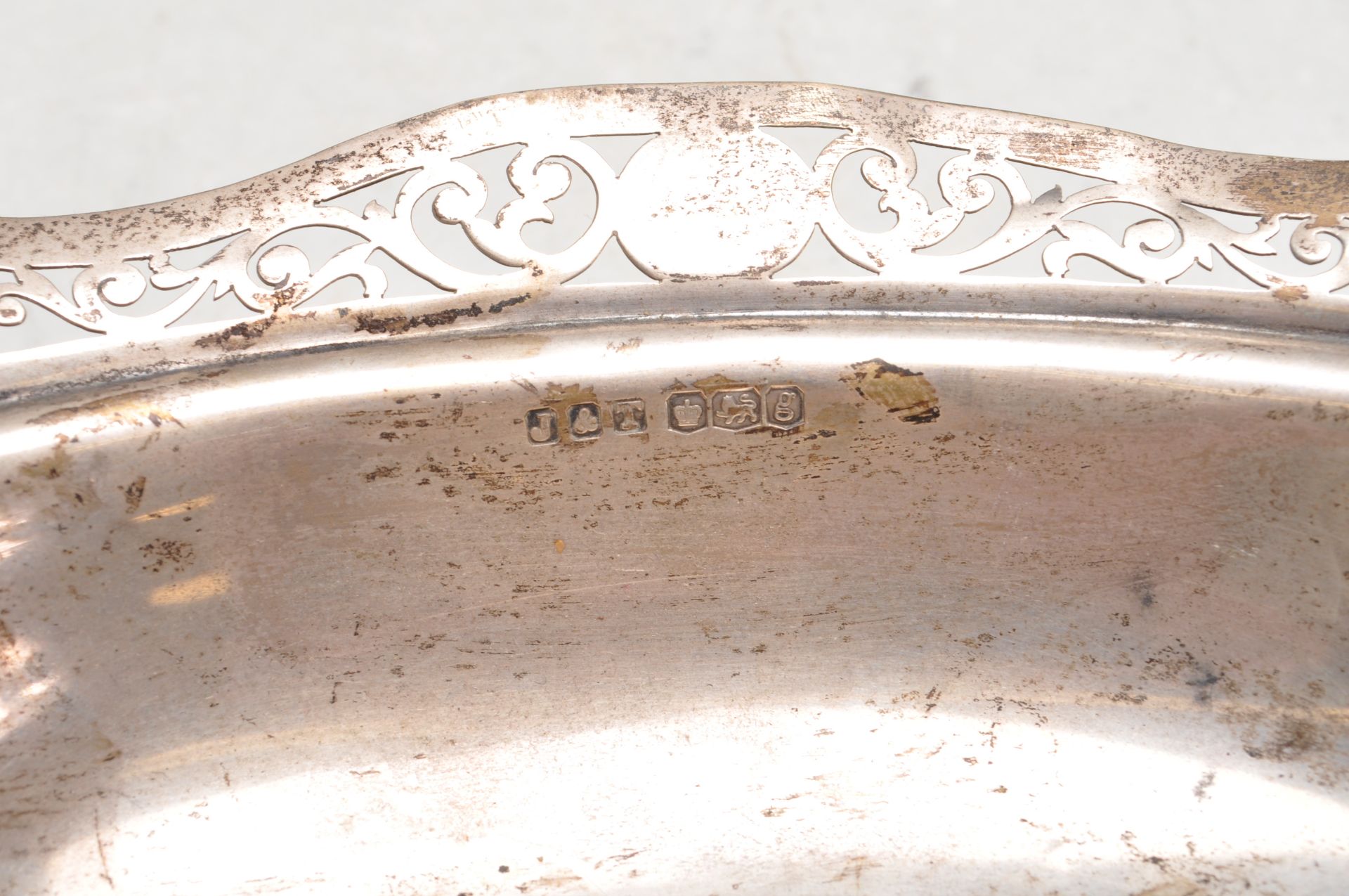 J & T 1920'S SILVER BON BON DISH WITH HOOF FEET - Bild 6 aus 6