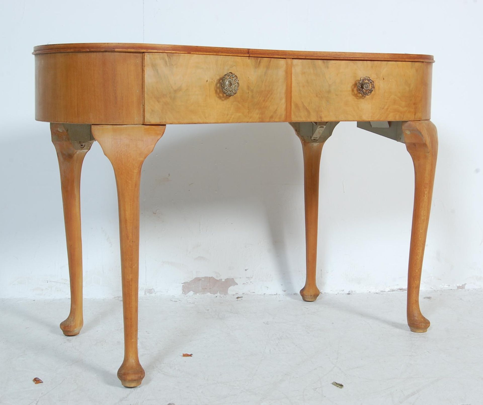 1950's QUEEN ANNE WALNUT KIDNEY SHAPE WRITING TABLE