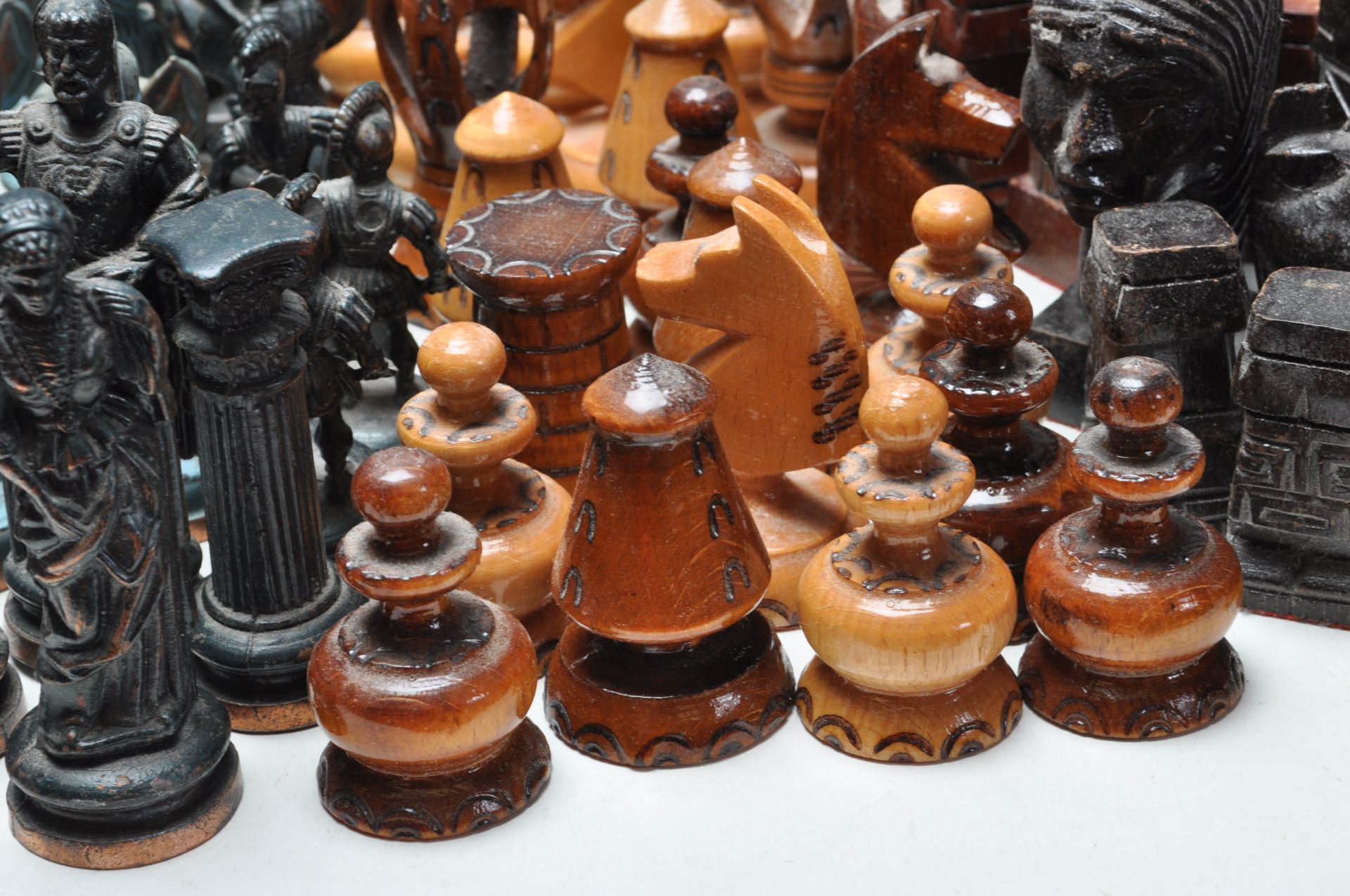 TEN SETS OF VINTAGE 20TH CENTURY CHESS PIECES - Bild 13 aus 18