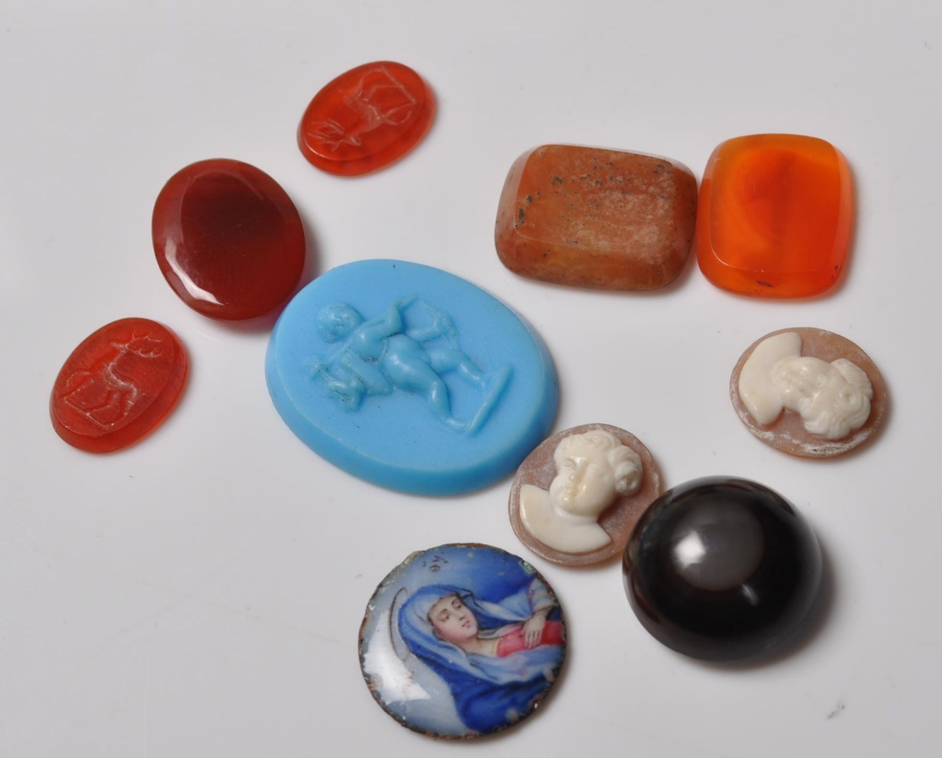 TEN ANTIQUE CAMEO'S AND INTAGLIO'S - Image 2 of 8