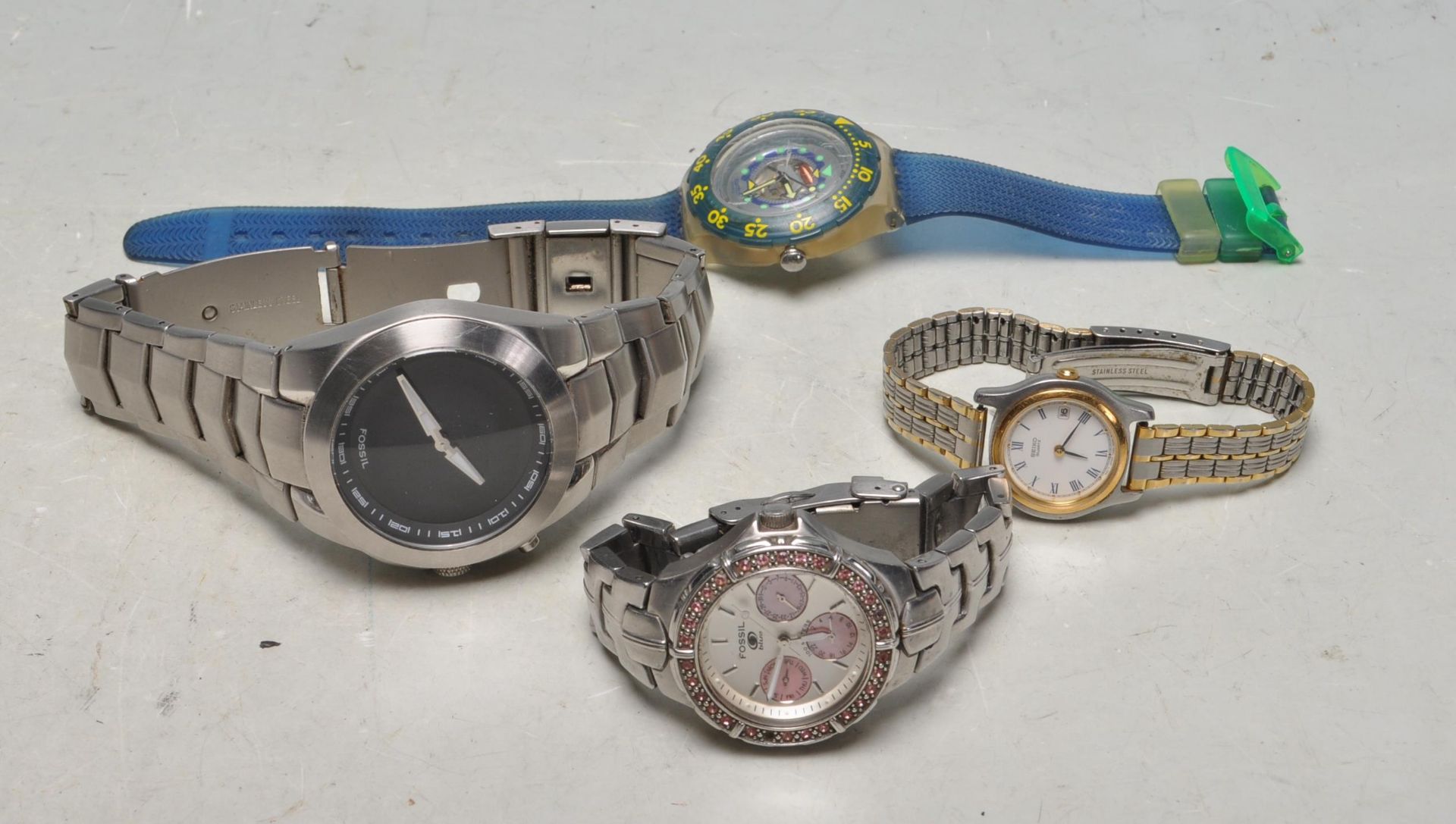 FOUR VINTAGE MIXED WRIST WATCHES INCLUDING SEIKO