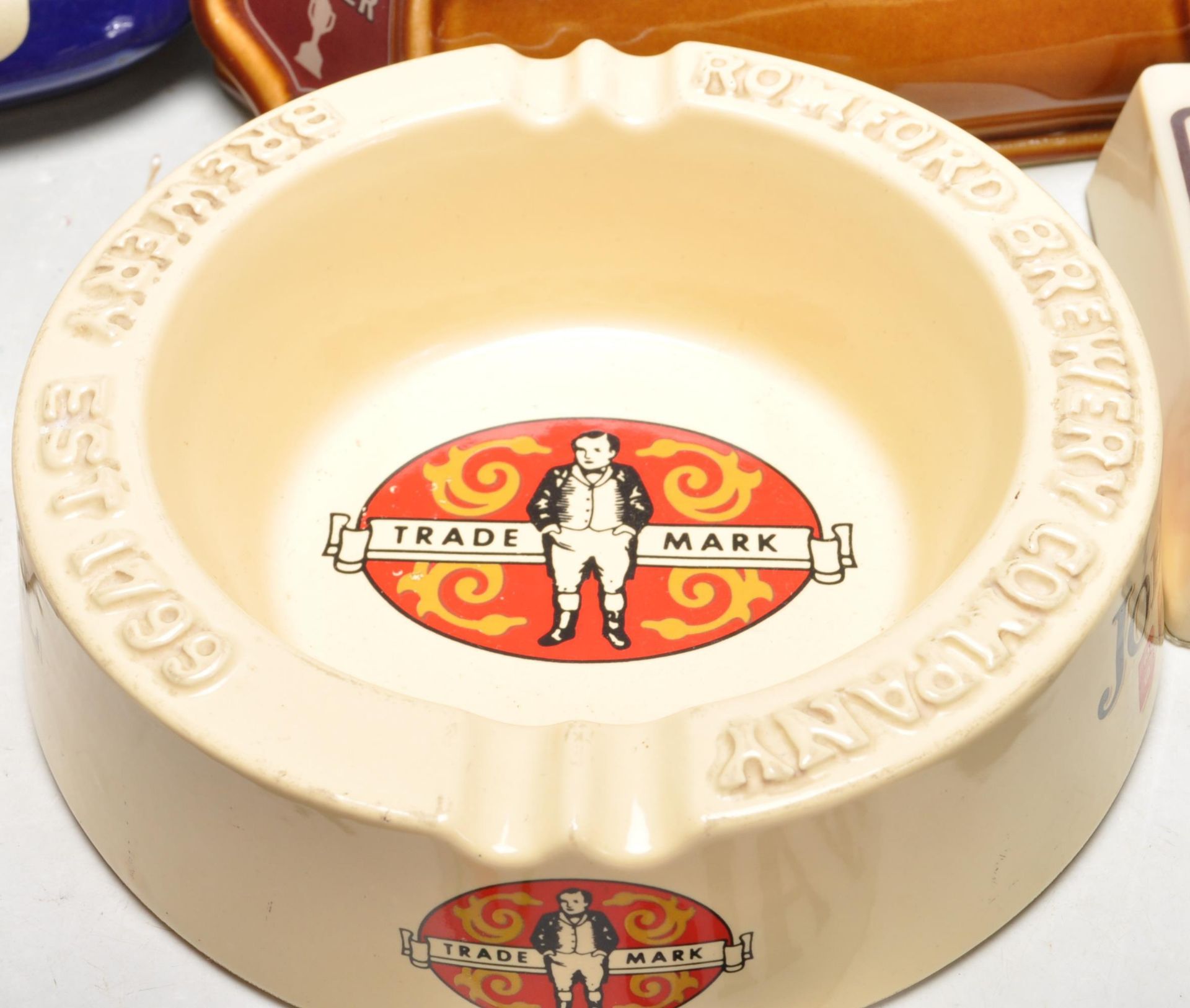 LARGE COLLECTION OF PROMOTIONAL ADVERTISING PUB ASHTRAYS - Bild 5 aus 13