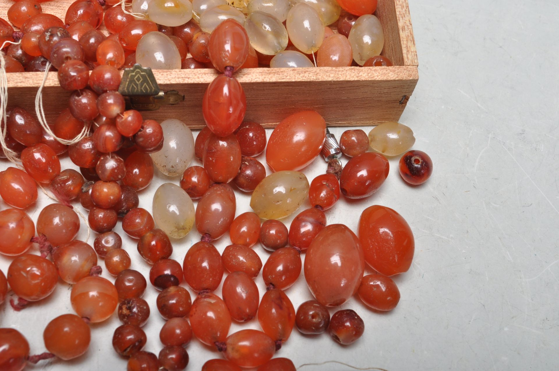 GROUP OF MIXED CARNELIAN BEADS AND SPARES - Image 5 of 6