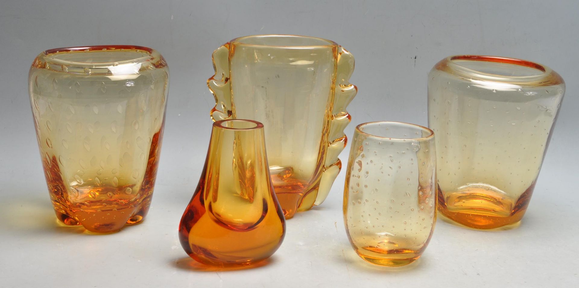 WILLIAM WILSON - WHITEFRIARS - COLLECTION OF FIVE ASSORTED AMBER STUDIO ART GLASS