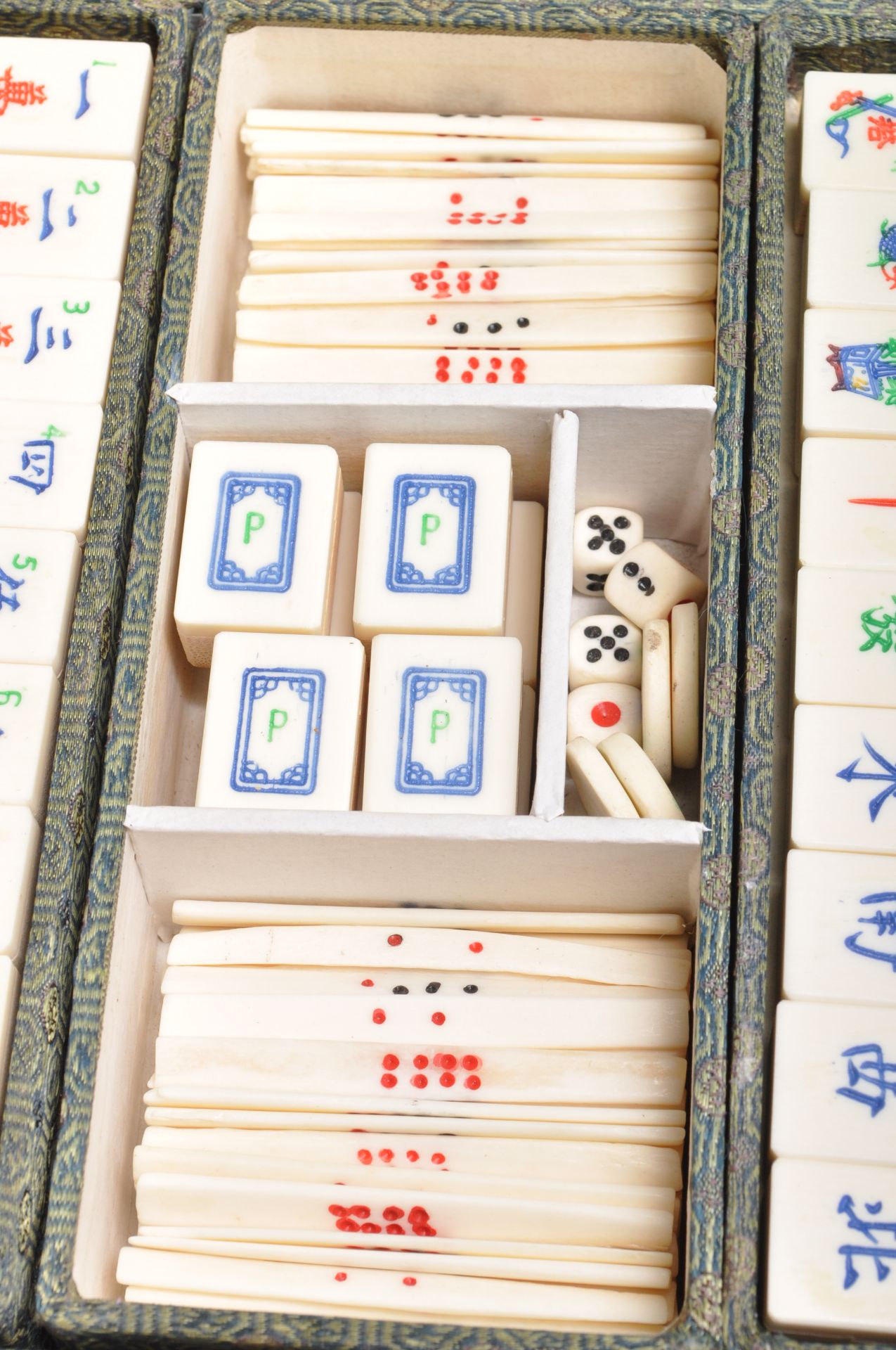 VINTAGE RETRO 20TH CENTURY CHINESE ORIENTAL MAH JONGG GAME SET - Bild 4 aus 6