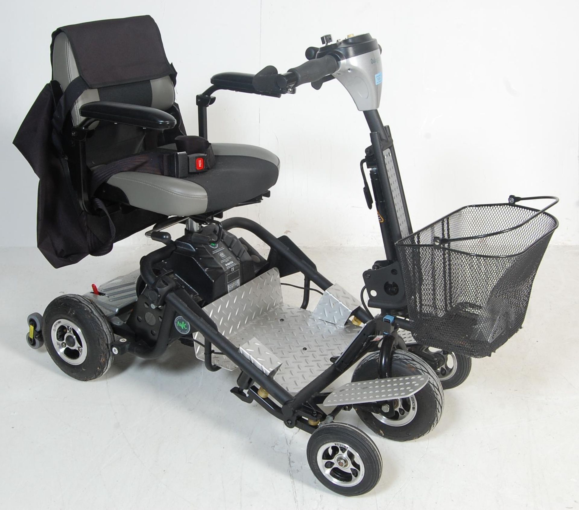 QUINGO AIR MOBILITY AID SCOOTER IN SILVER - Bild 2 aus 9