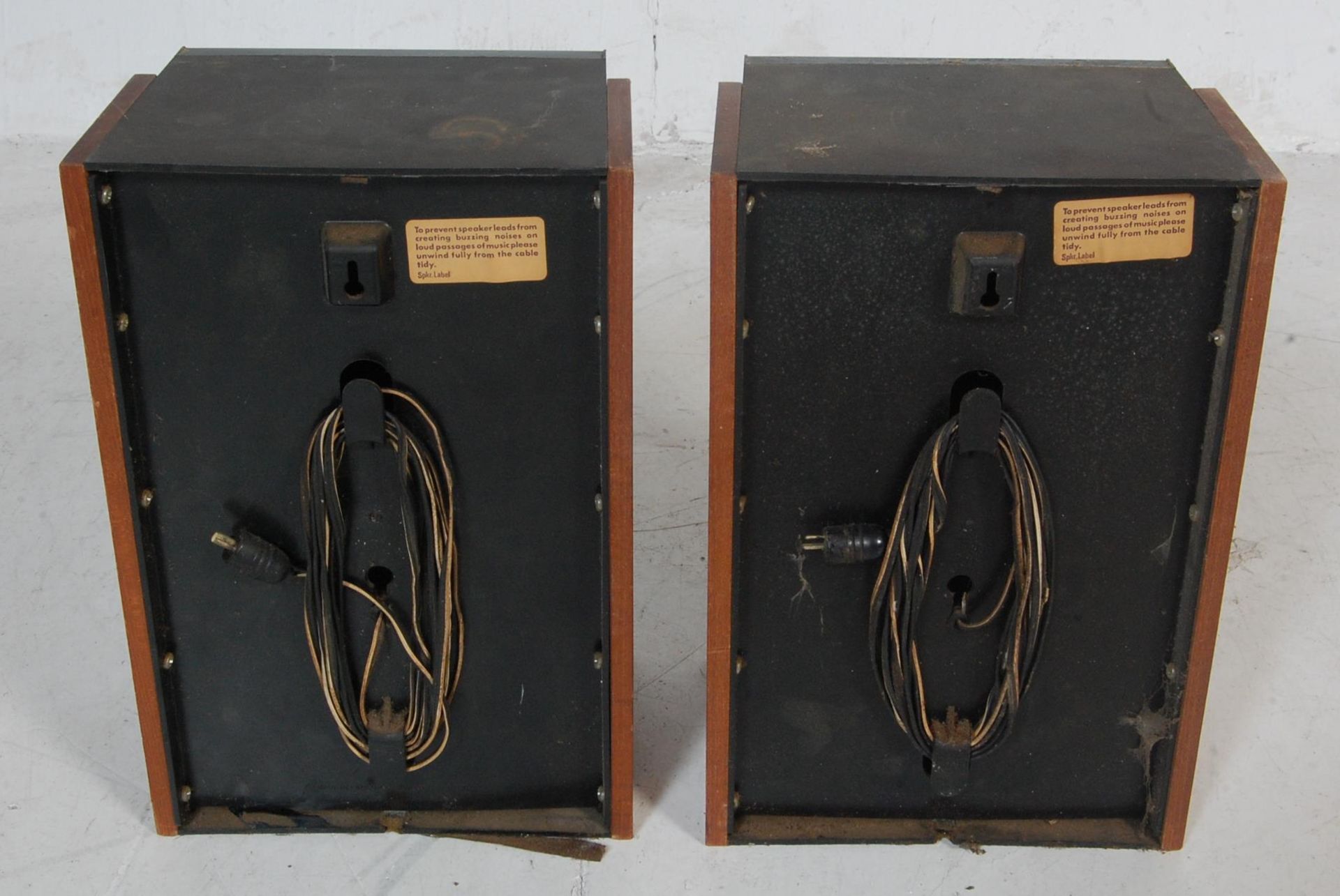 TWO VINTAGE RETRO 20TH CENTURY TEAK WOOD CASE RECORD PLAYERS AND TWO PAIRS OF SPEAKERS - Bild 19 aus 23