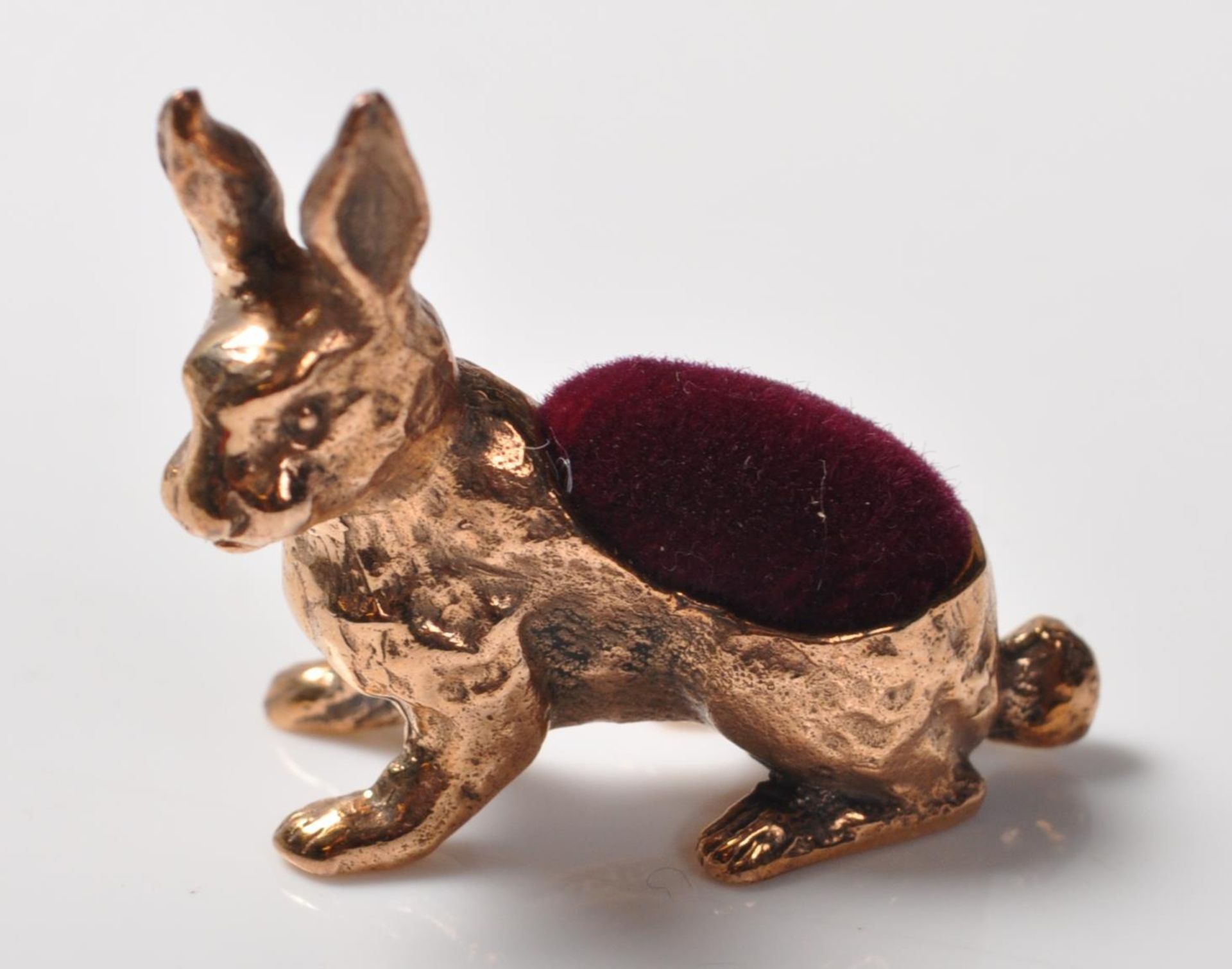 STAMPED 925 SILVER PINCUSHION IN THE FORM OF A HARE