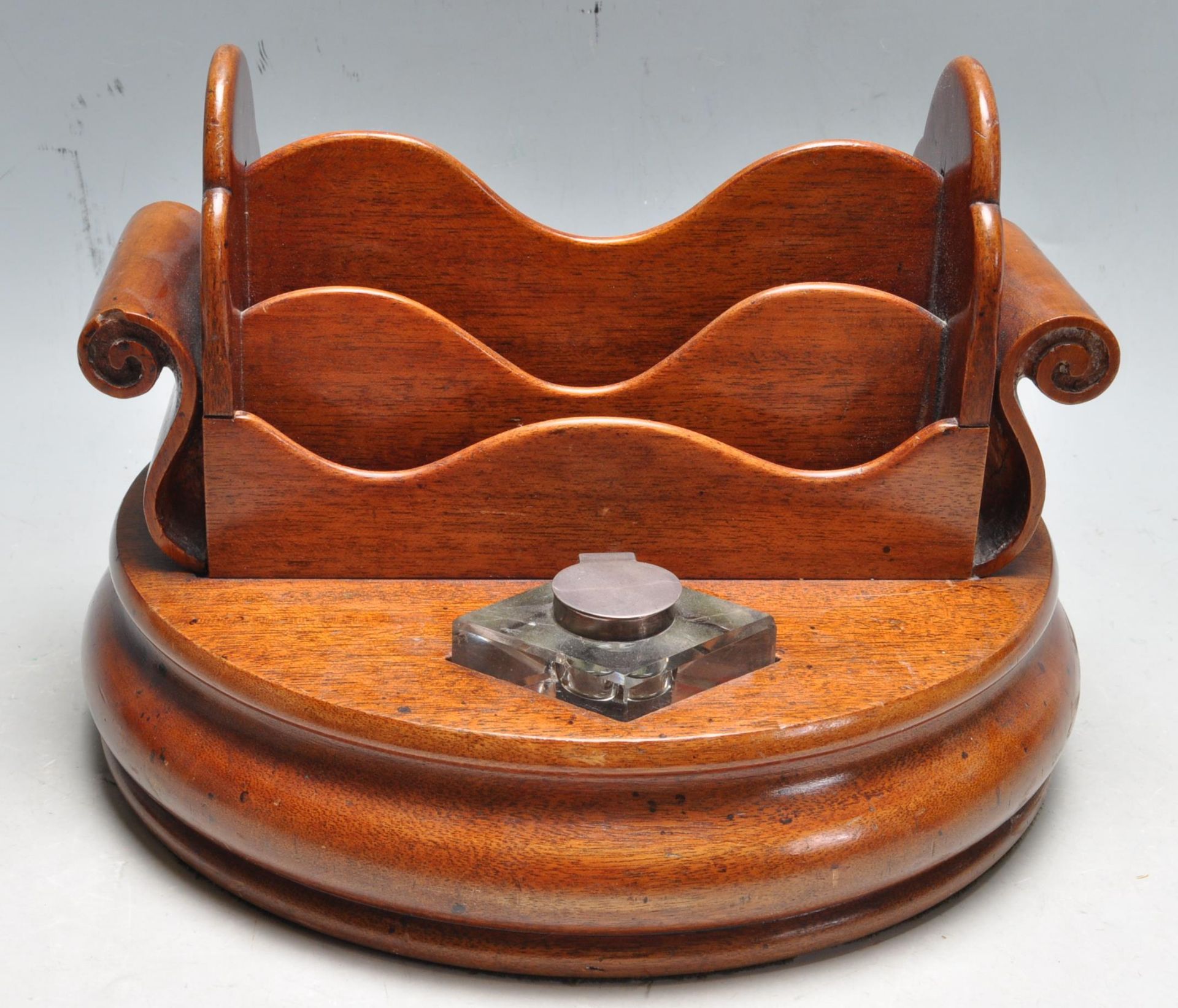 19TH CENTURY VICTORIAN OAK DESK TOP INKWELL TIDY - Bild 5 aus 8